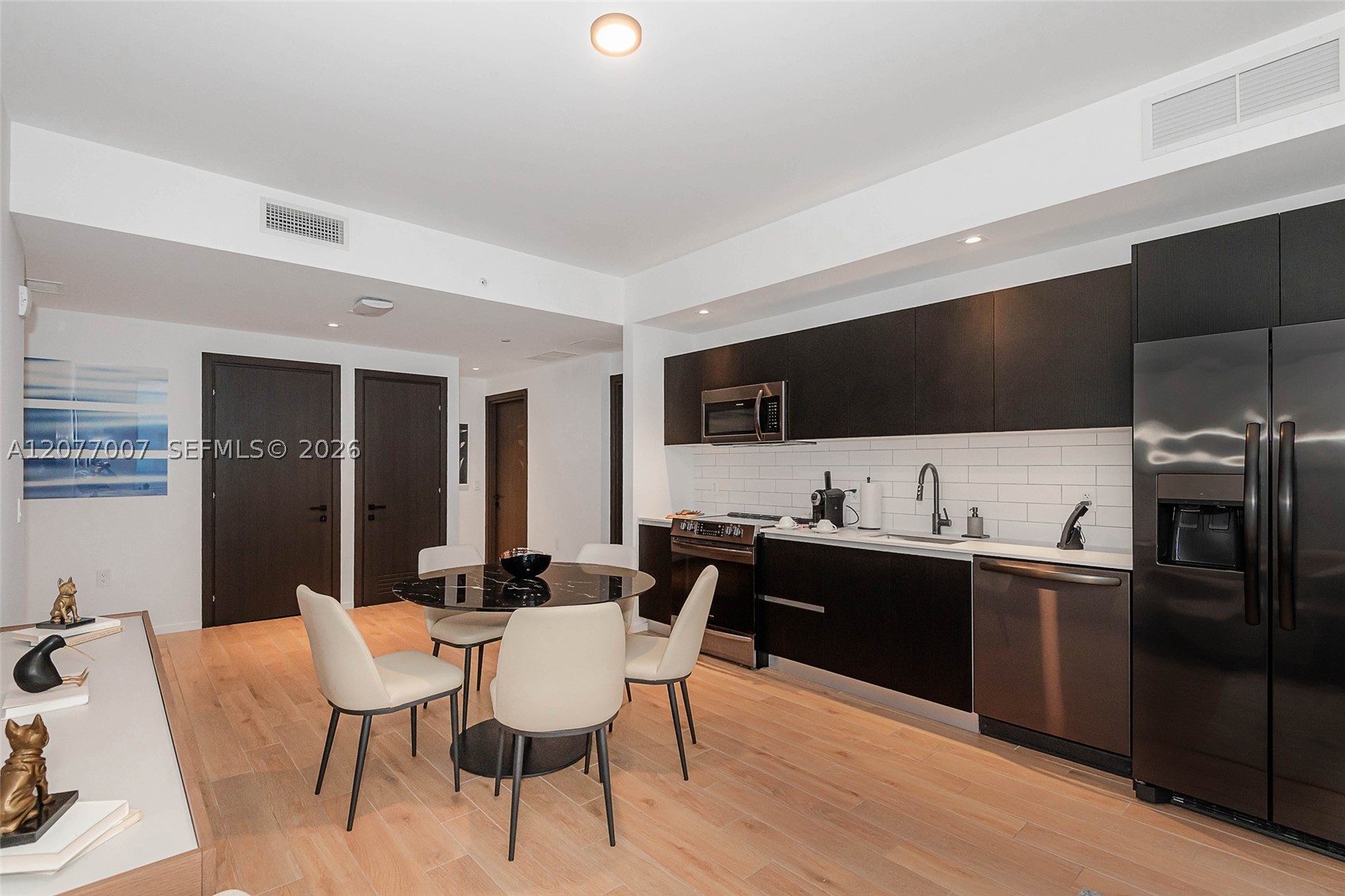 398 NE 5th #4118 Miami, FL 33132
