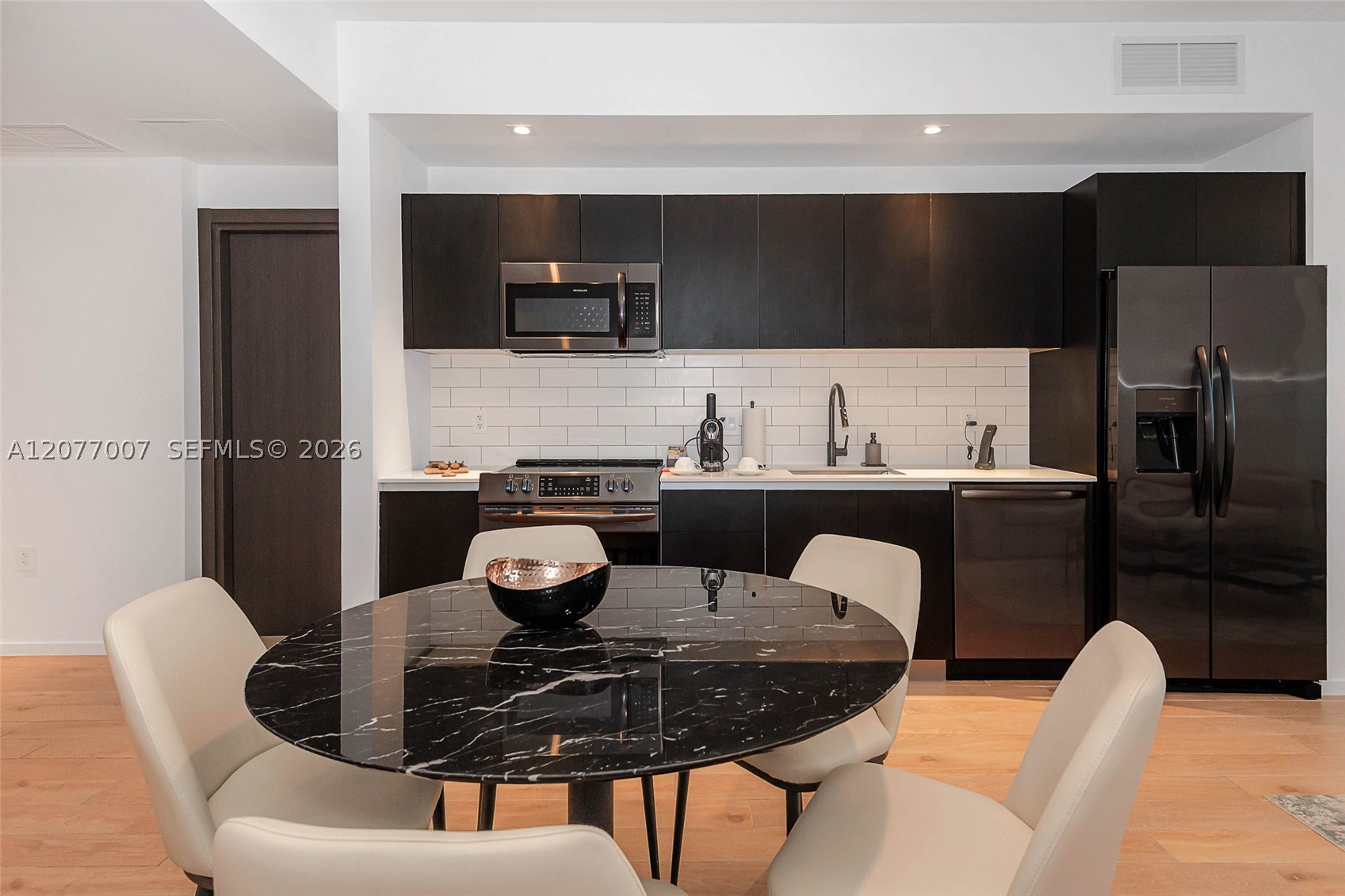 398 NE 5th #4118 Miami, FL 33132