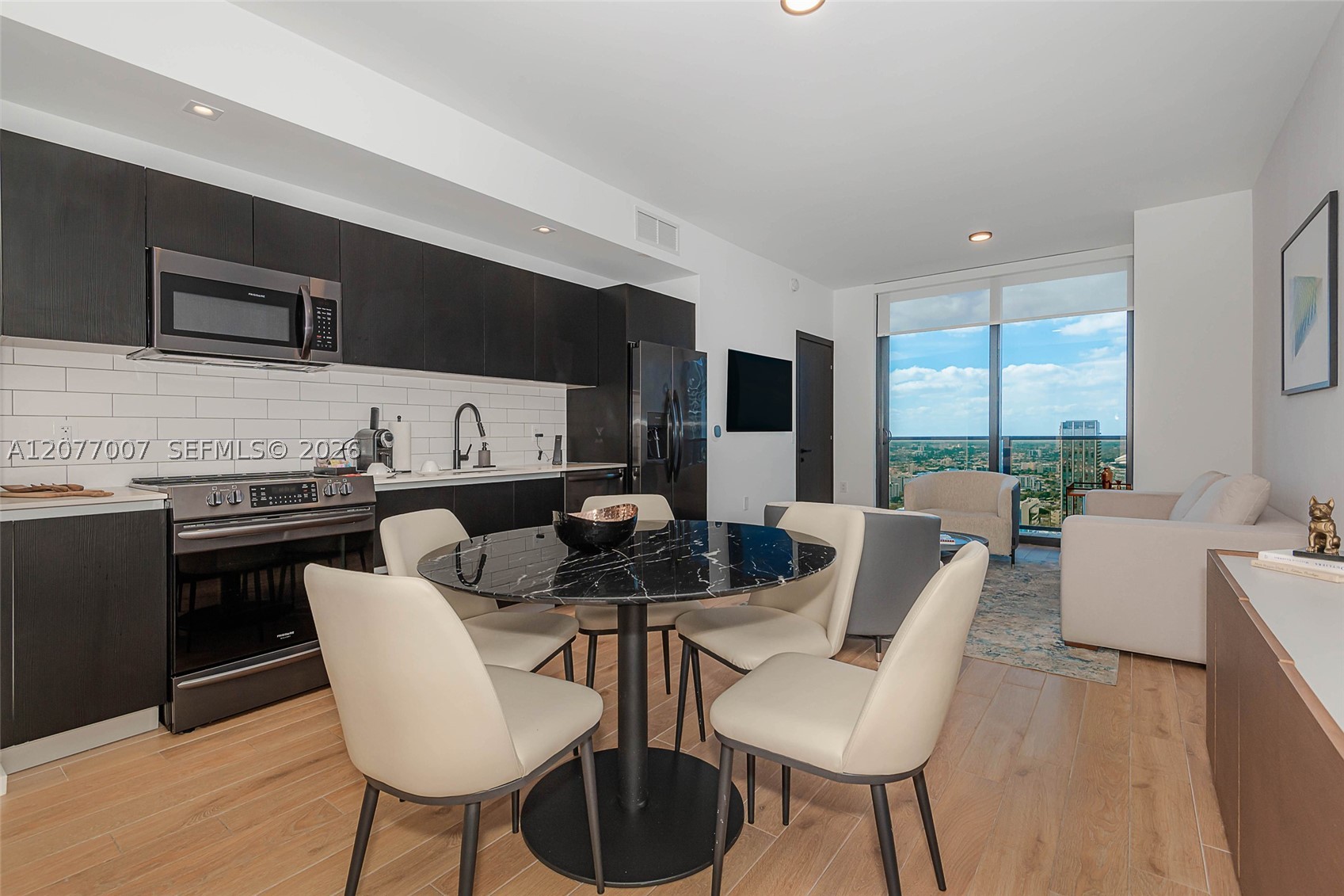 398 NE 5th #4118 Miami, FL 33132