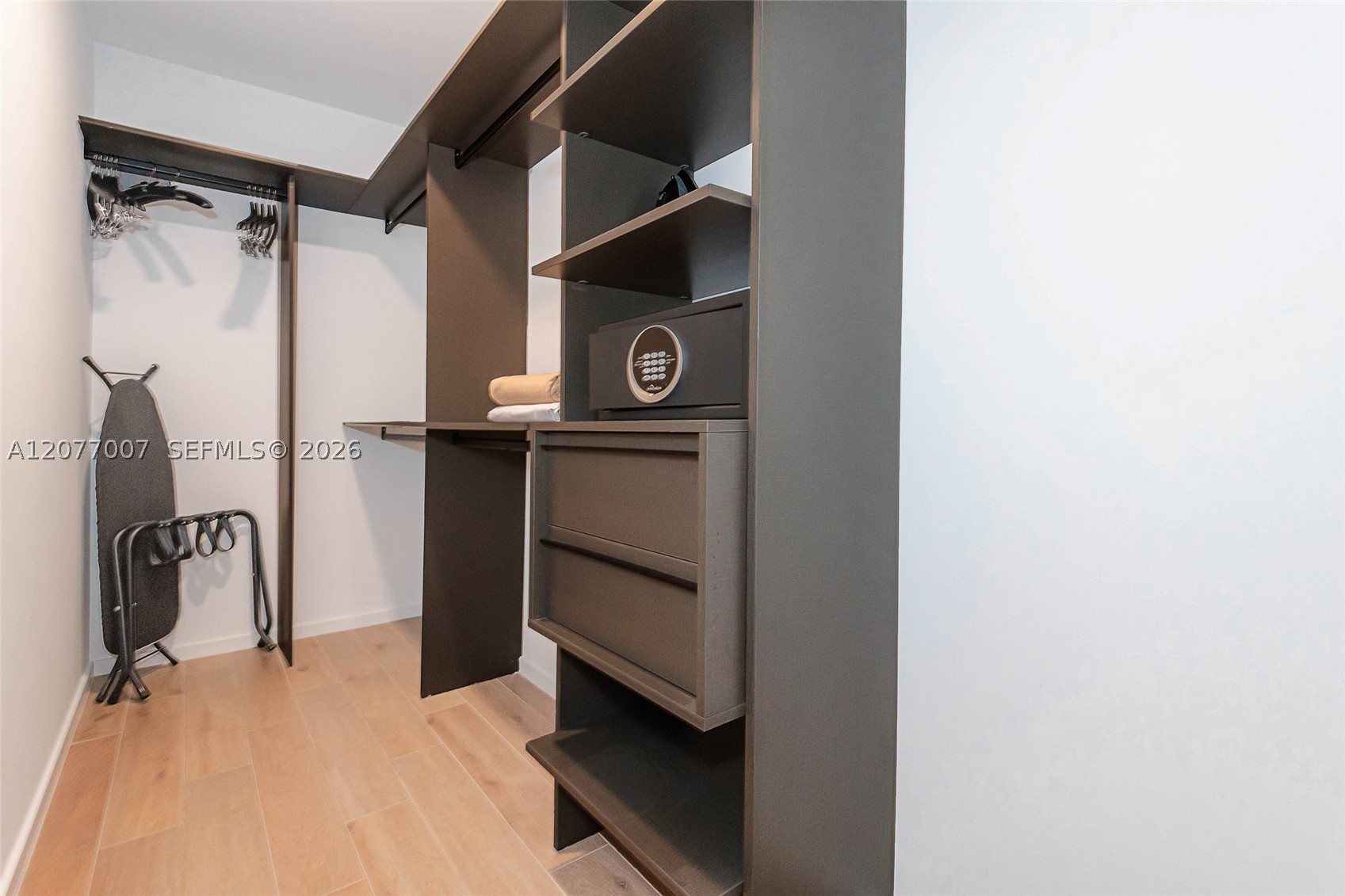 398 NE 5th #4118 Miami, FL 33132