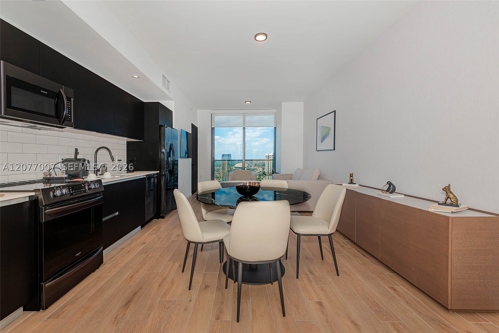 398 NE 5th #4118 Miami, FL 33132