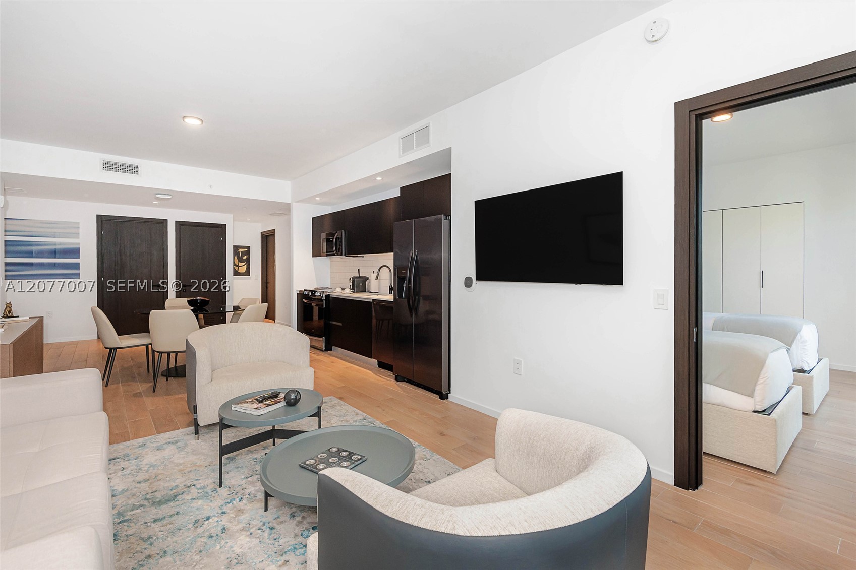 398 NE 5th #4118 Miami, FL 33132