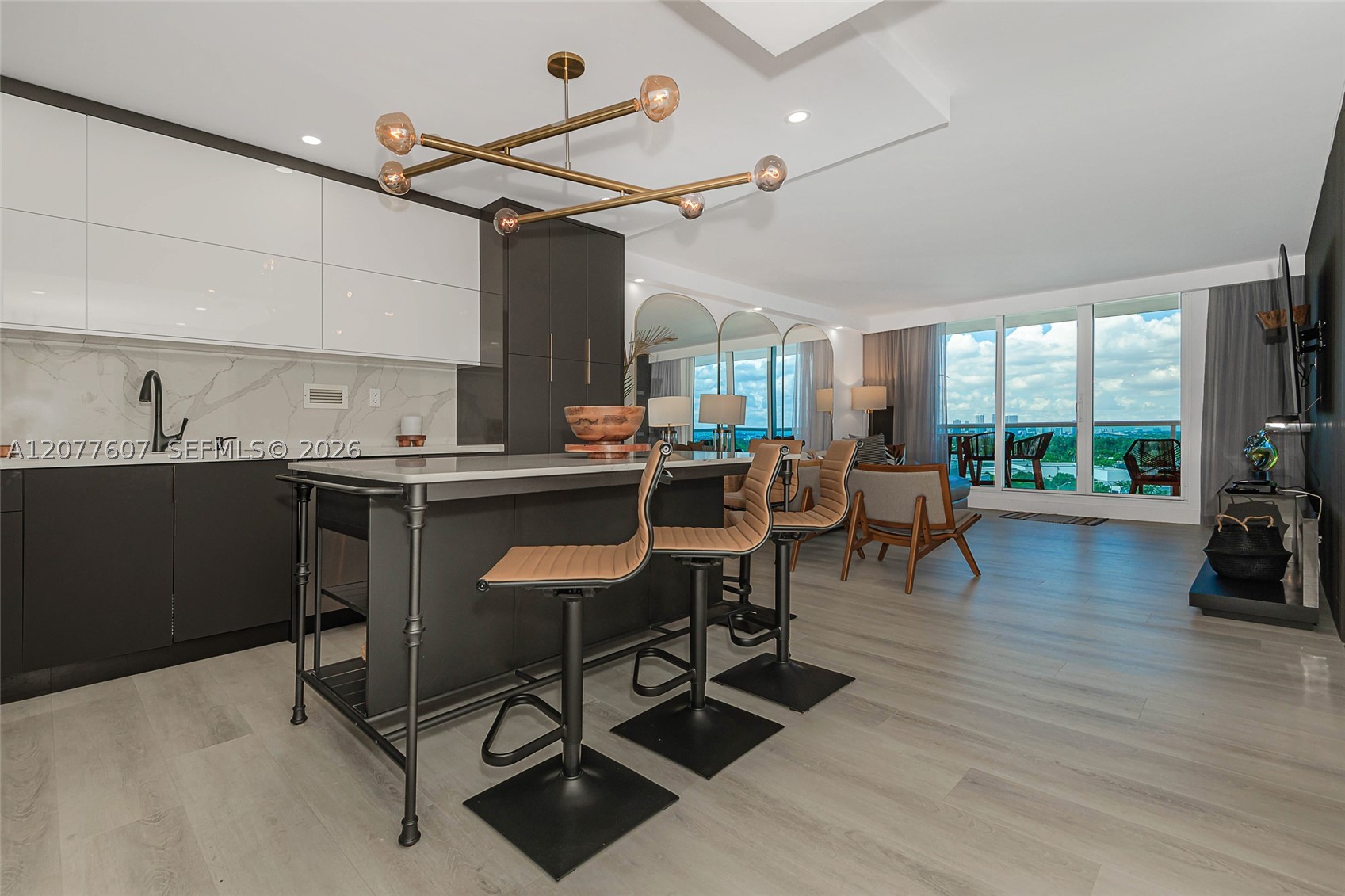 2301 Collins Ave #1134