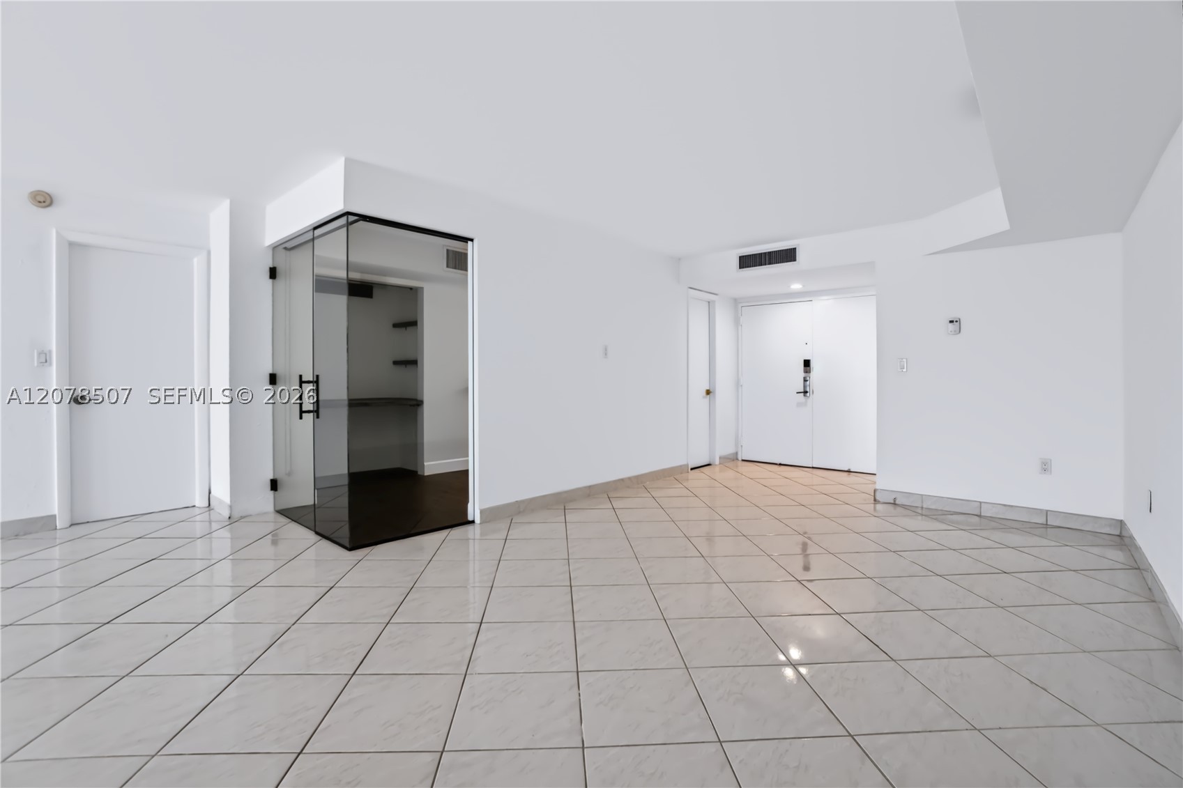 6423 Collins Ave #1702 Miami Beach, FL 33141