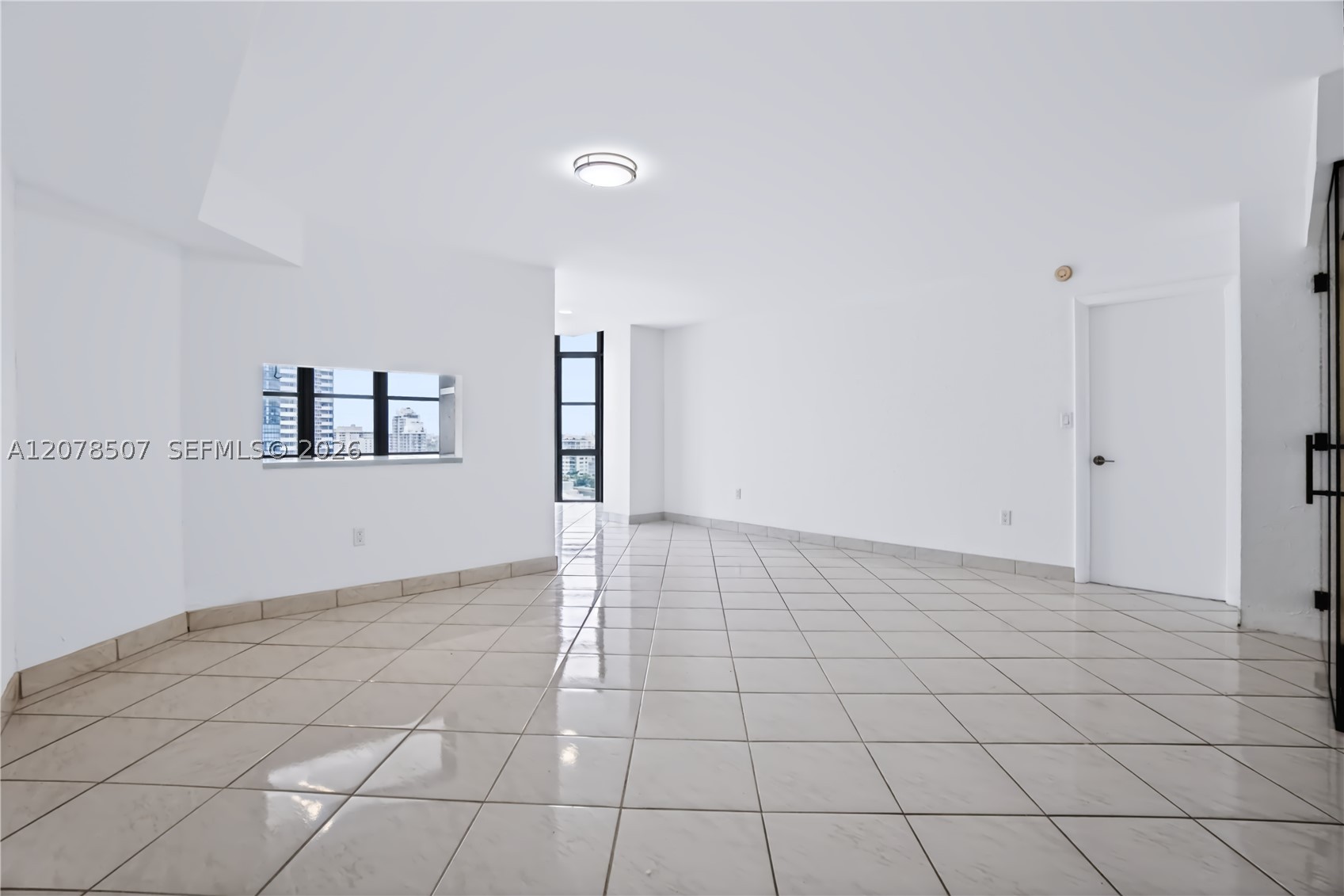 6423 Collins Ave #1702 Miami Beach, FL 33141