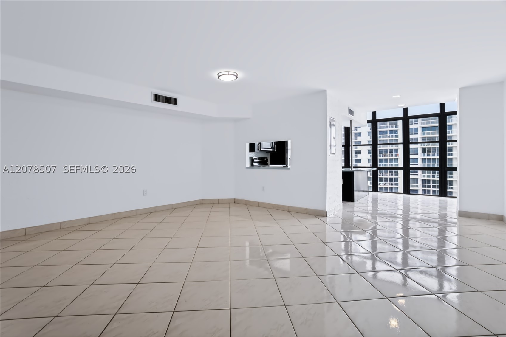 6423 Collins Ave #1702 Miami Beach, FL 33141