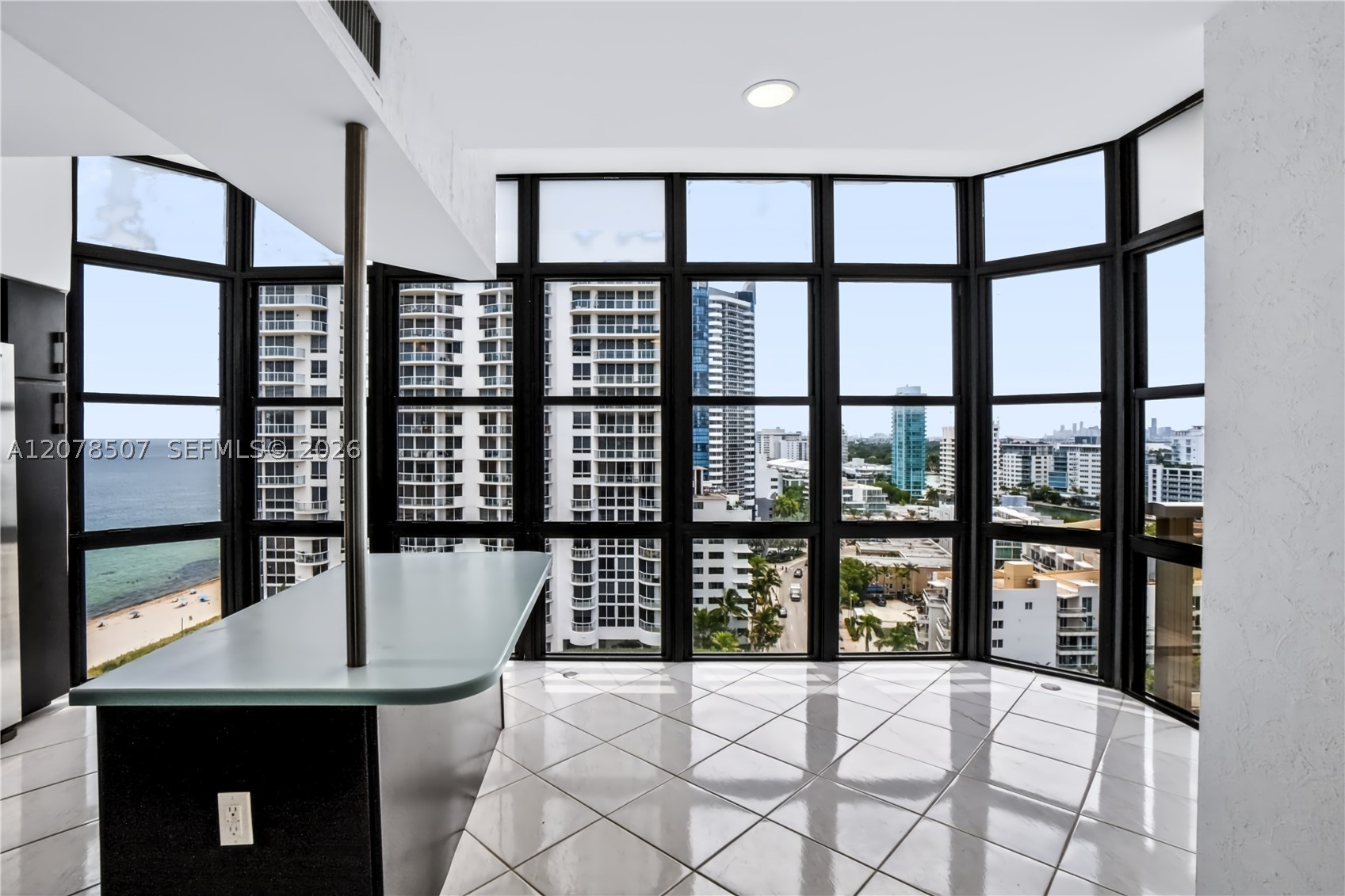 6423 Collins Ave #1702 Miami Beach, FL 33141