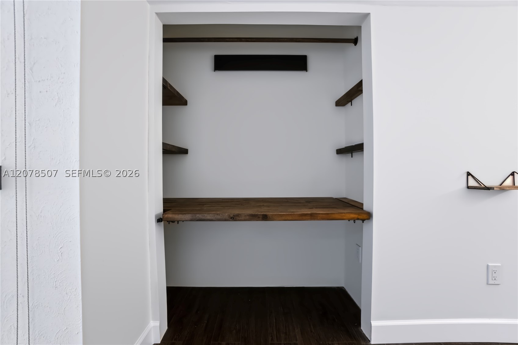 6423 Collins Ave #1702 Miami Beach, FL 33141