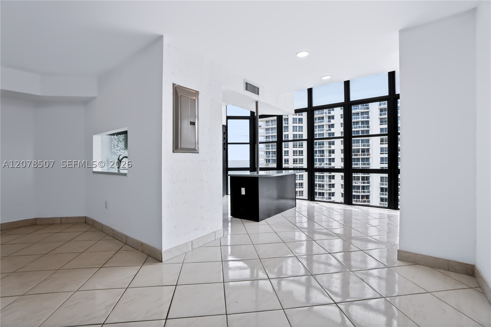 6423 Collins Ave #1702 Miami Beach, FL 33141