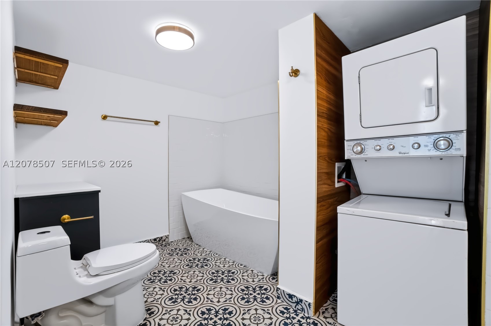 6423 Collins Ave #1702 Miami Beach, FL 33141