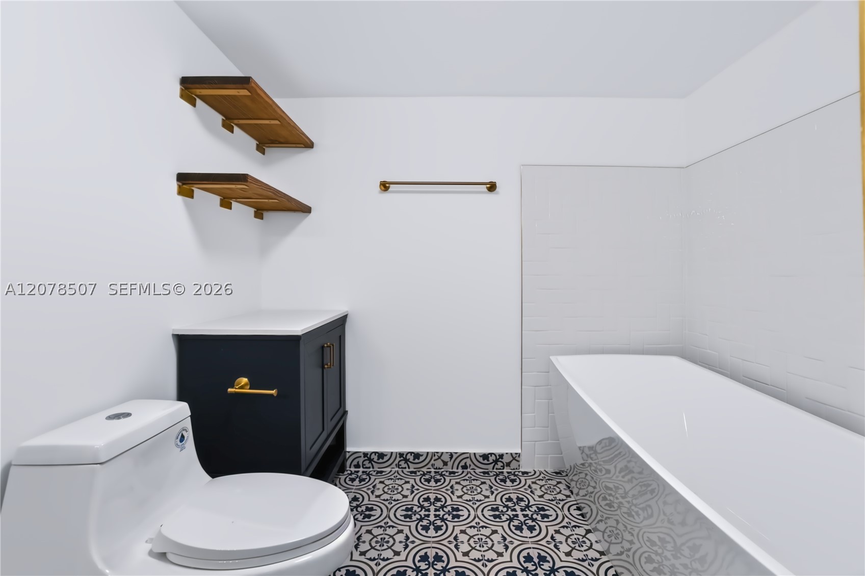 6423 Collins Ave #1702 Miami Beach, FL 33141