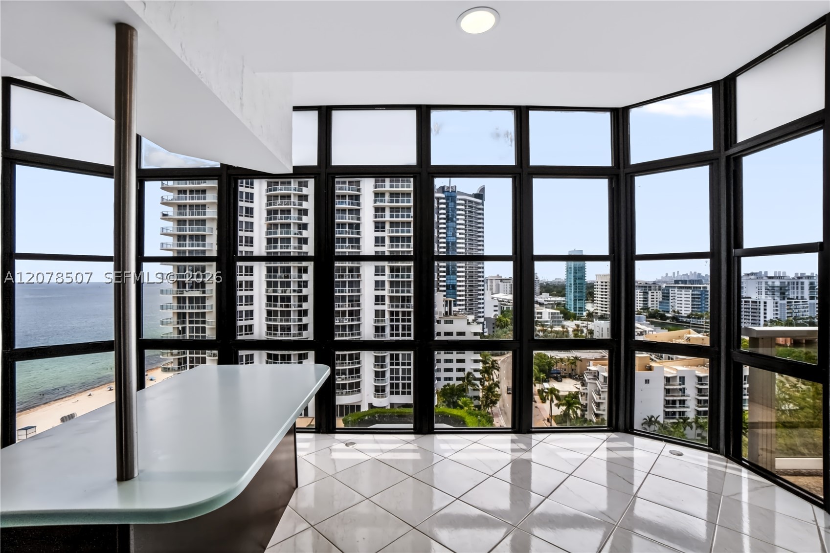 6423 Collins Ave #1702 Miami Beach, FL 33141