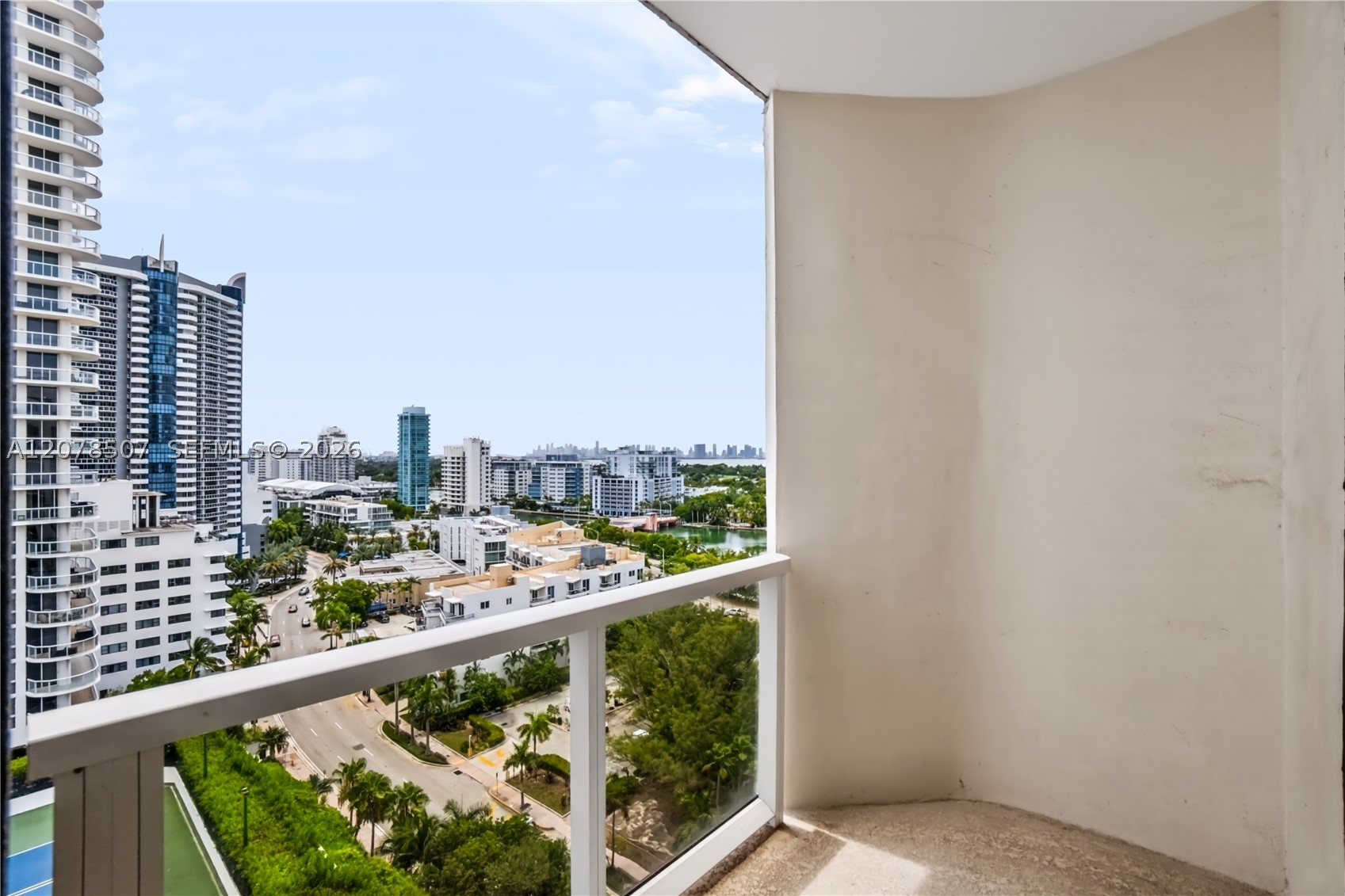 6423 Collins Ave #1702 Miami Beach, FL 33141