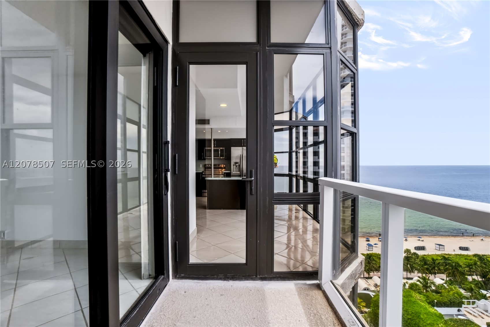 6423 Collins Ave #1702 Miami Beach, FL 33141