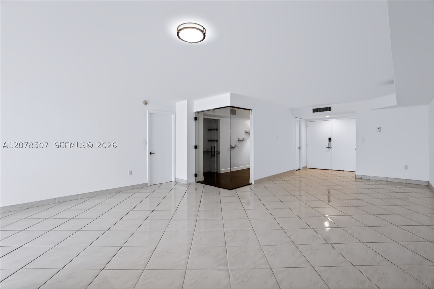 6423 Collins Ave #1702 Miami Beach, FL 33141