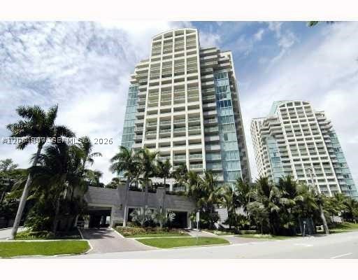 3400 SW 27th Ave #806