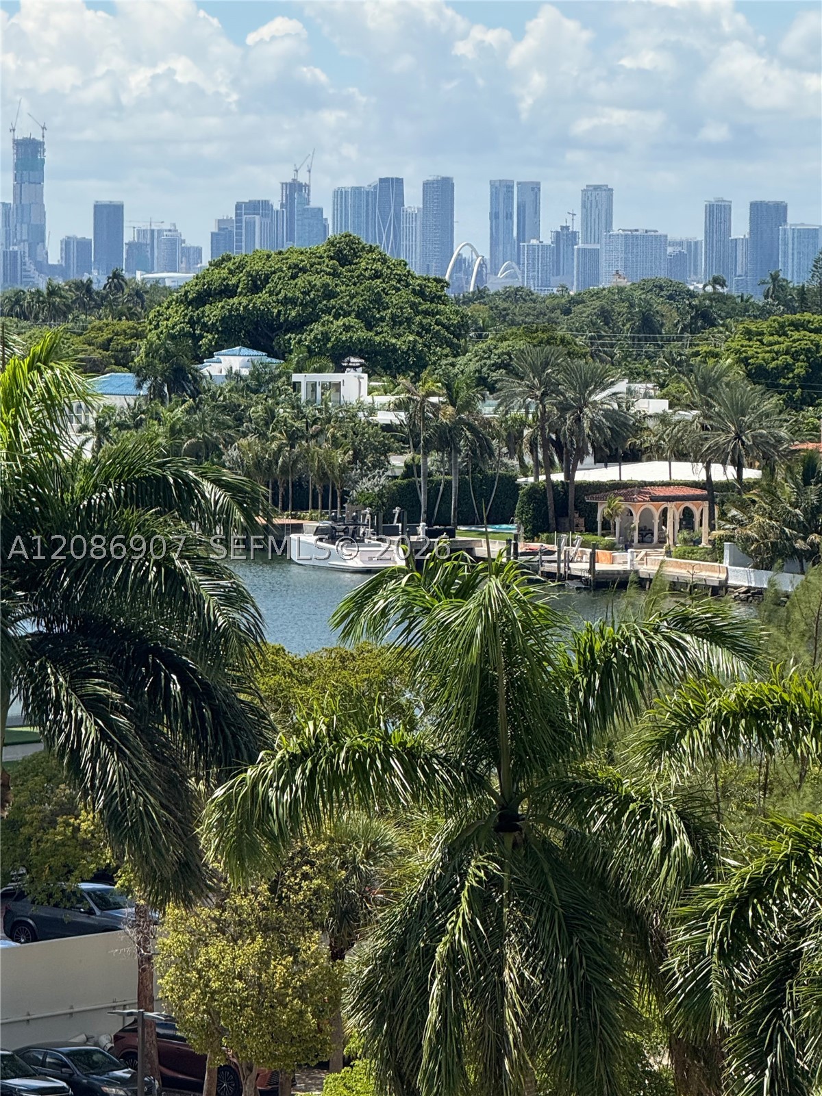 5555 Collins Ave #7Z