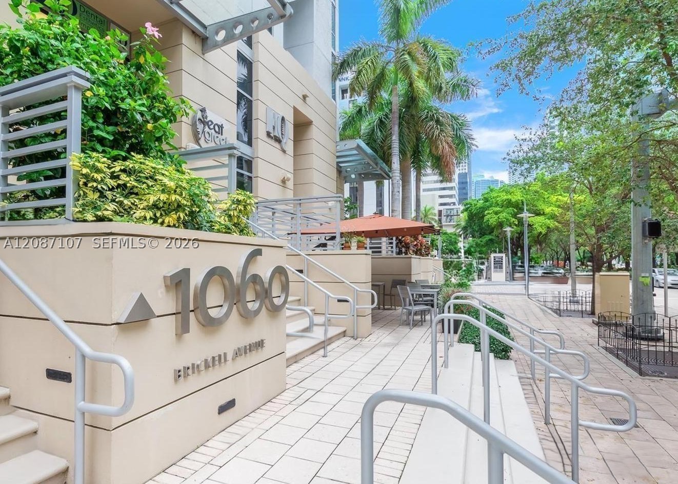 1060 Brickell Ave #2909