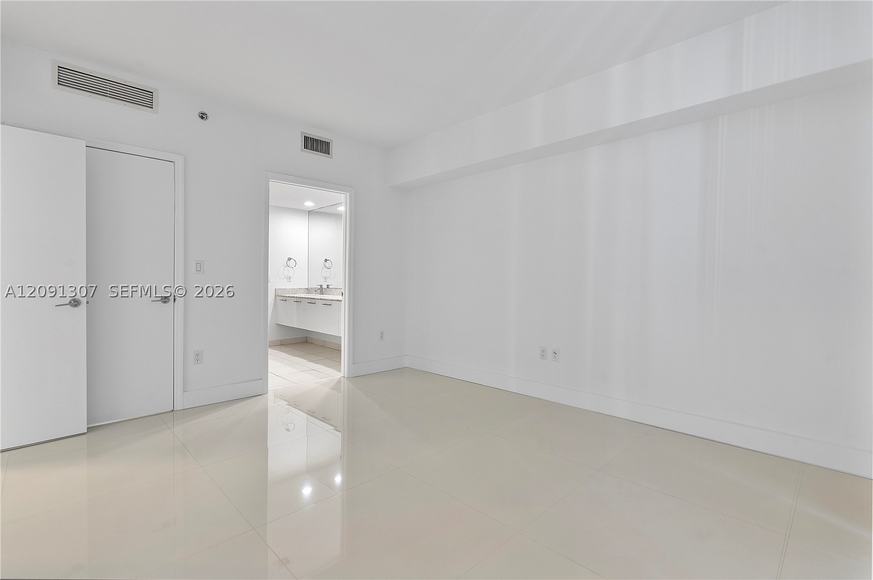 image 500 Brickell West9