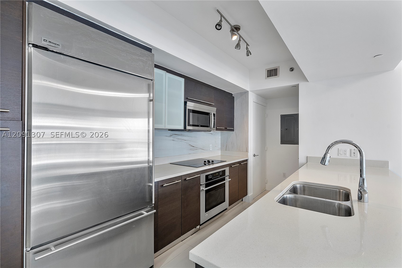 image 500 Brickell West2