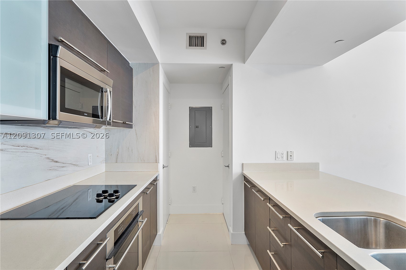 image 500 Brickell West3