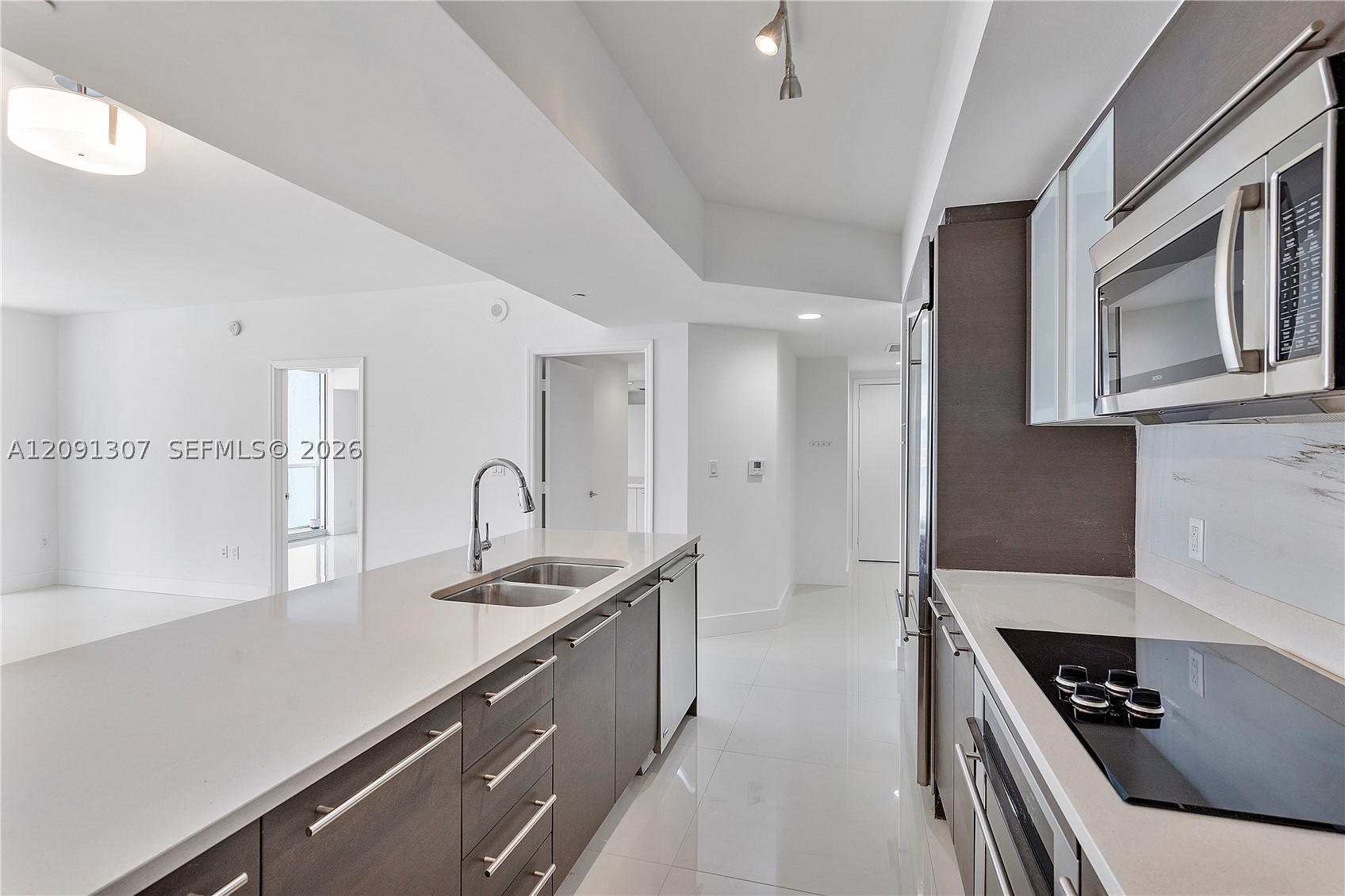 image 500 Brickell West6