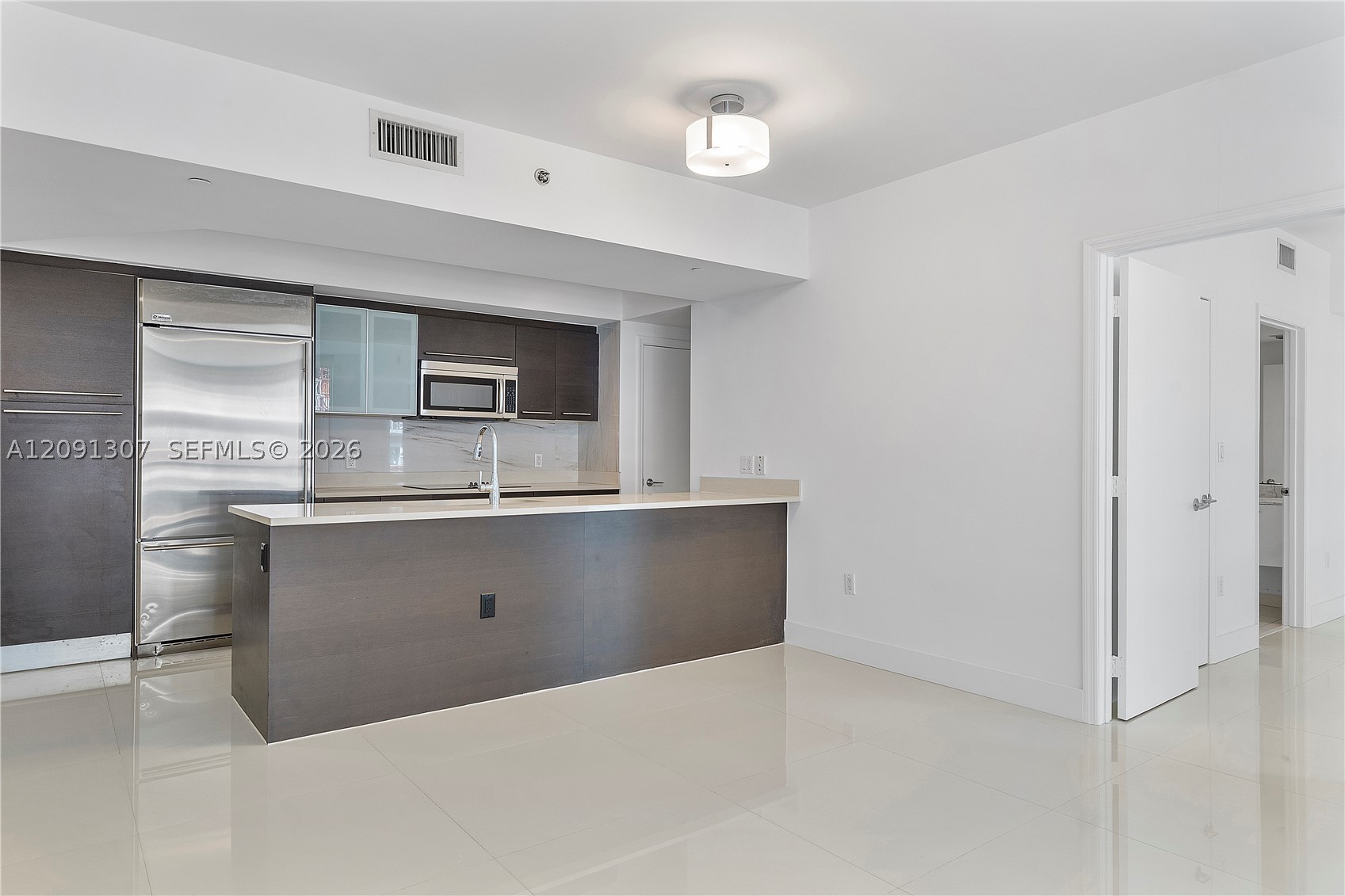 image 500 Brickell West8