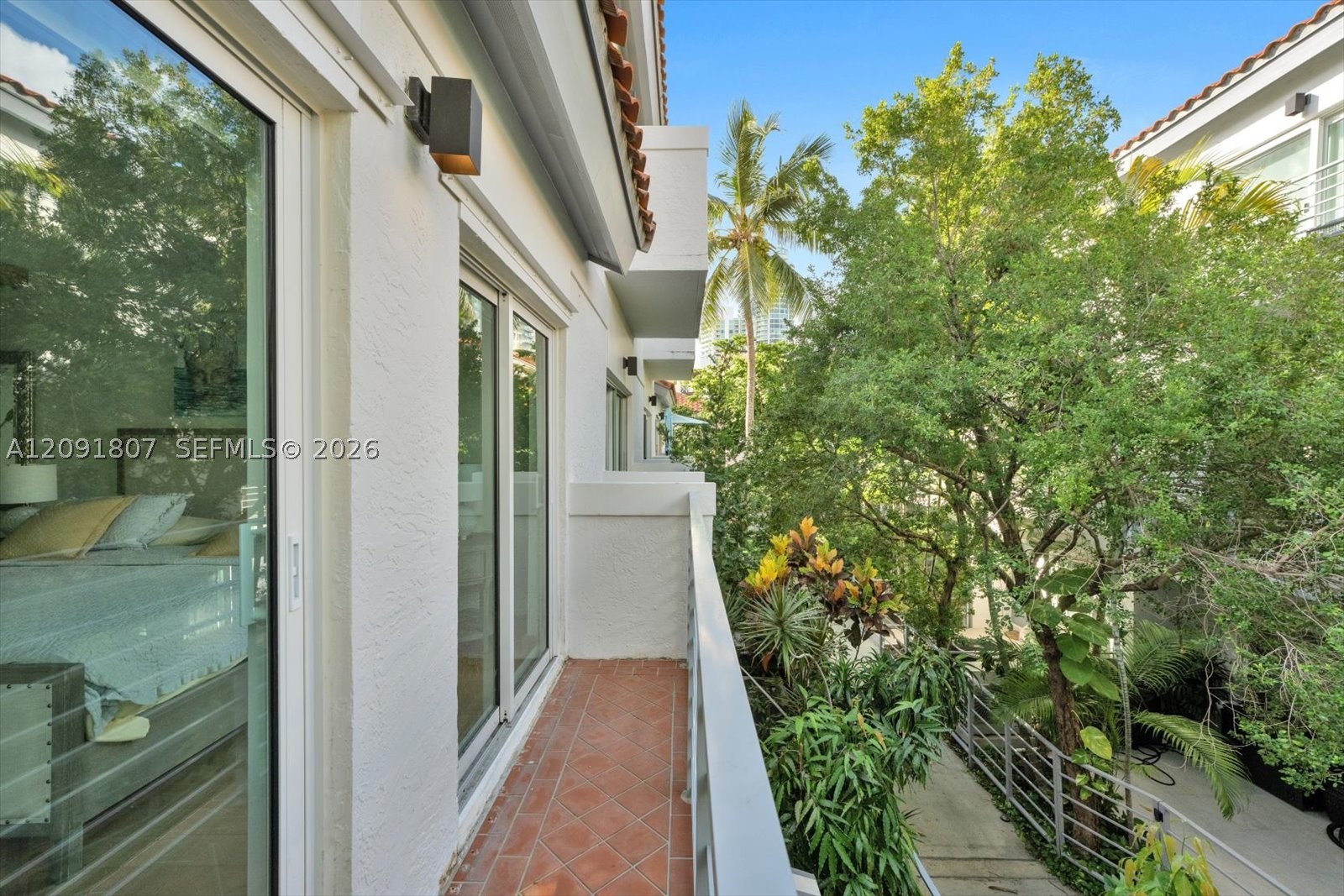 208 Jefferson Ave #101 Miami Beach, FL 33139