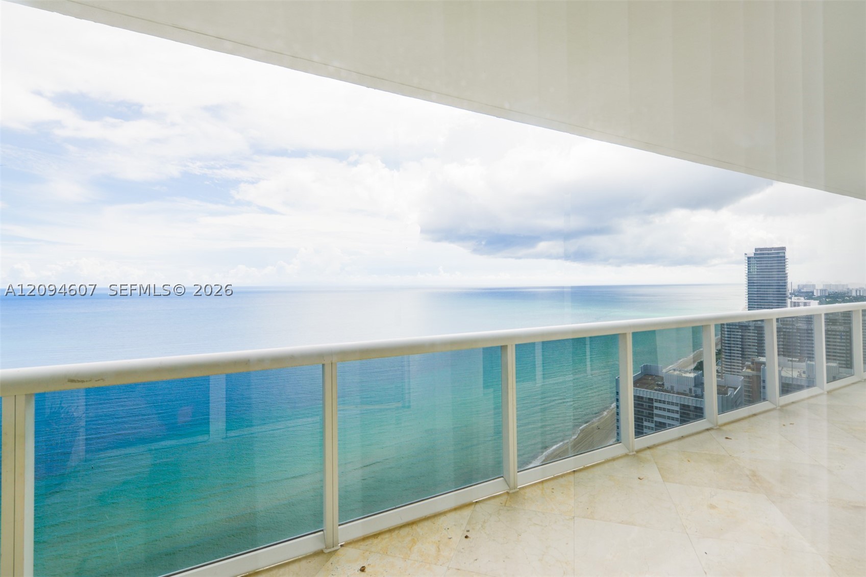 image Beach Club 141