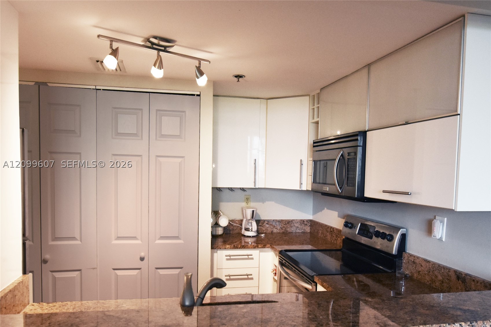 image Brickell Key Two66