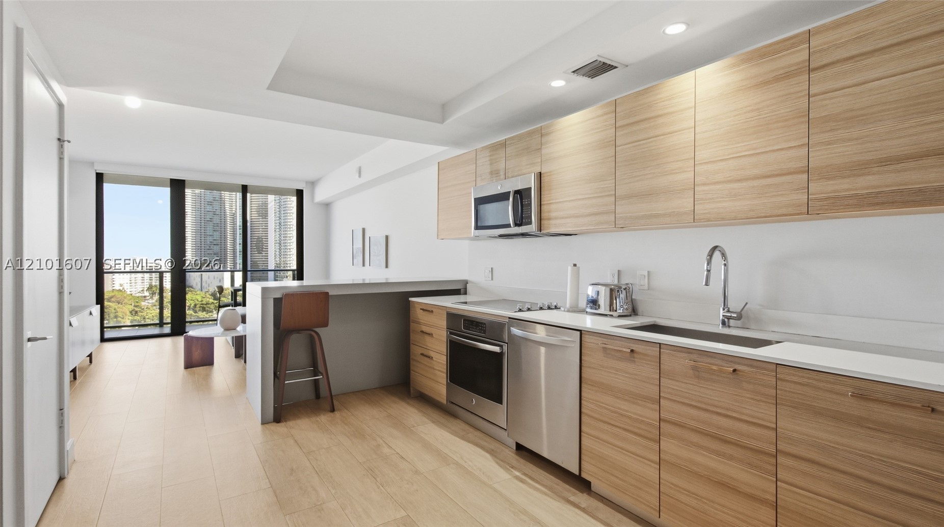 121 NE 34th St #1106A