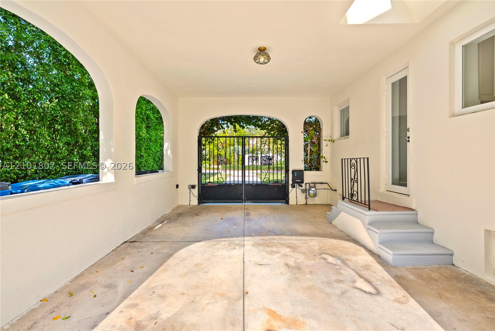 5800 La Gorce Dr Miami Beach, FL 33140