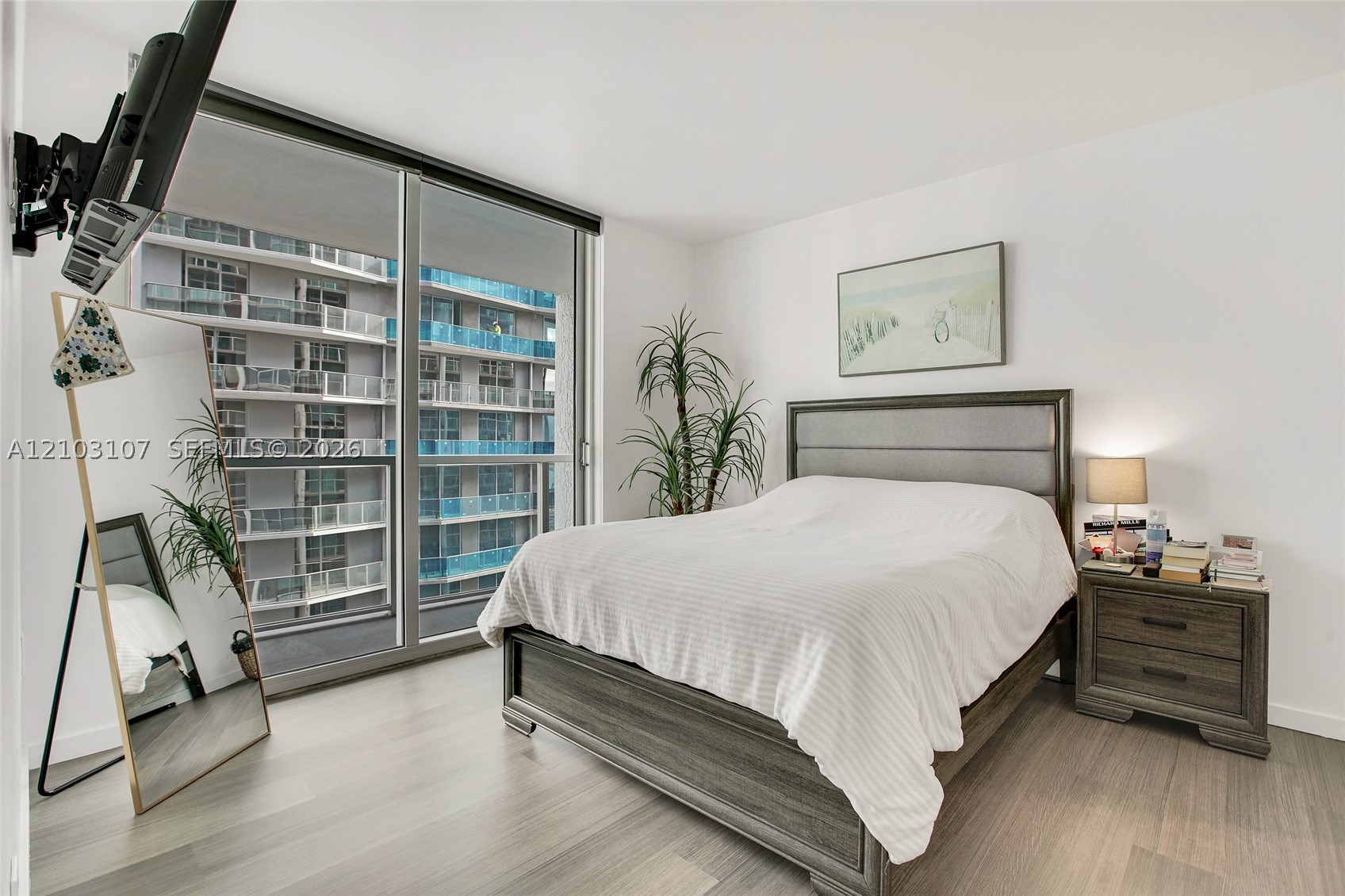 image 500 Brickell West12