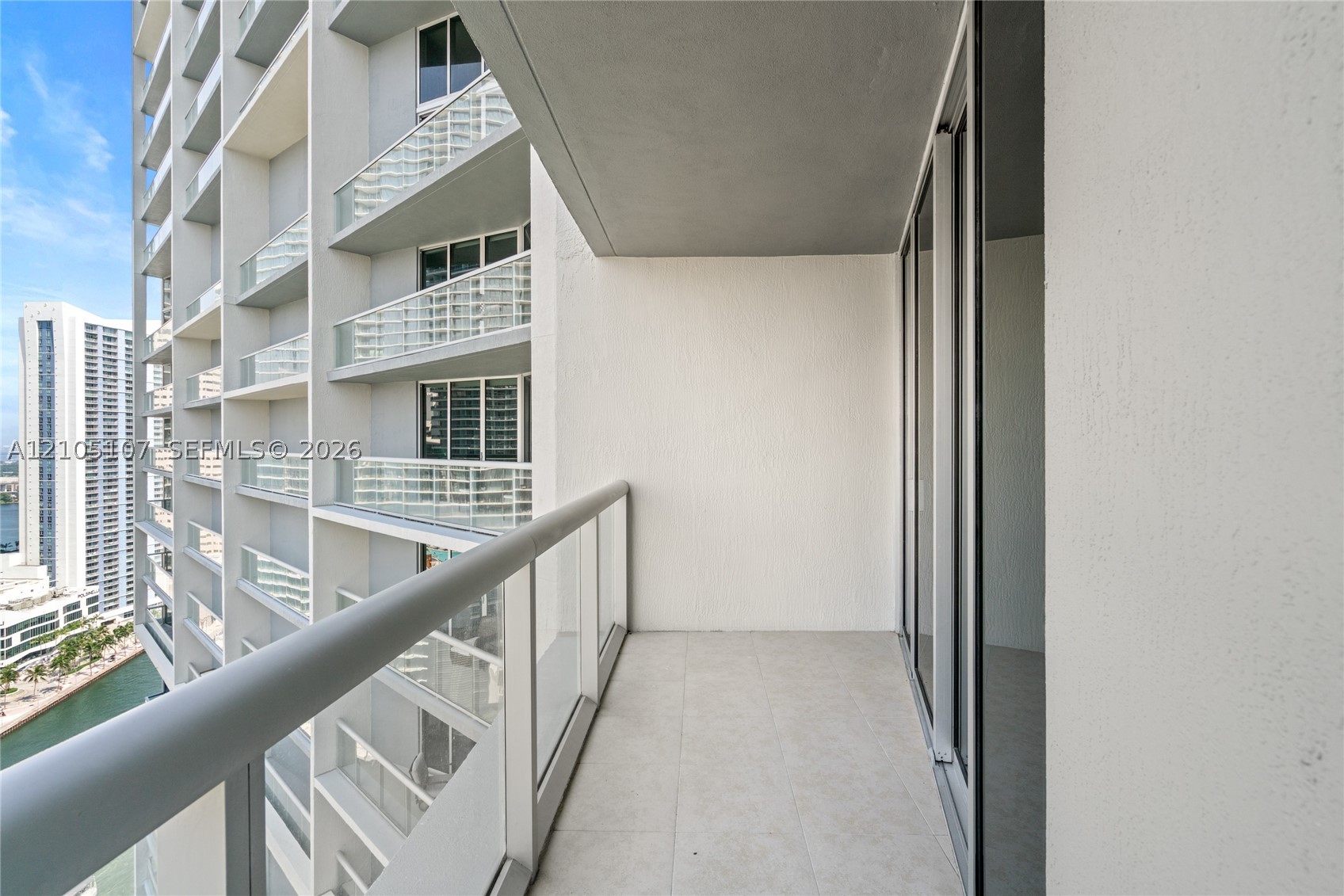 image Icon Brickell I28
