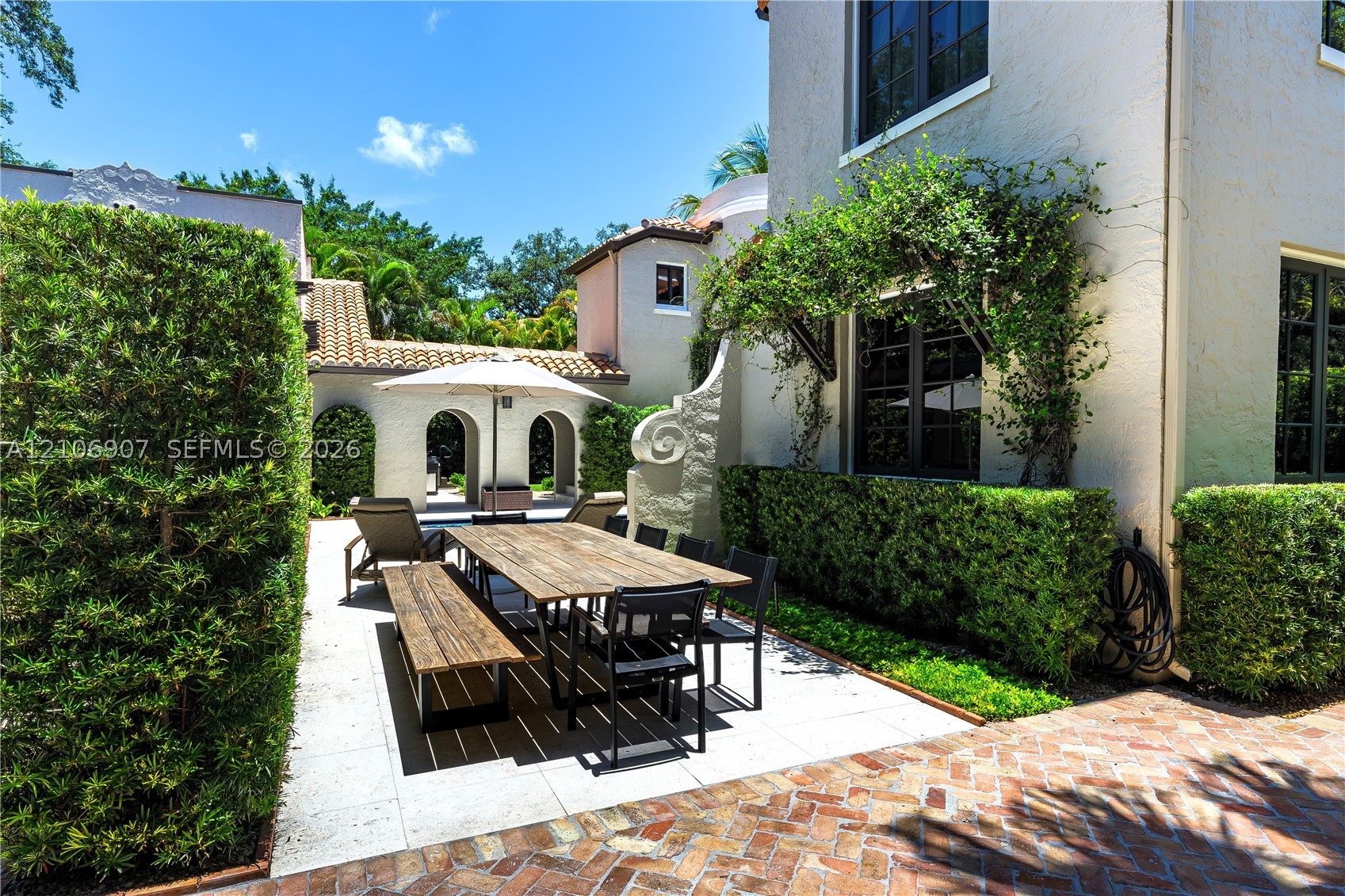 1822 Country Clb Prado Coral Gables, FL 33134