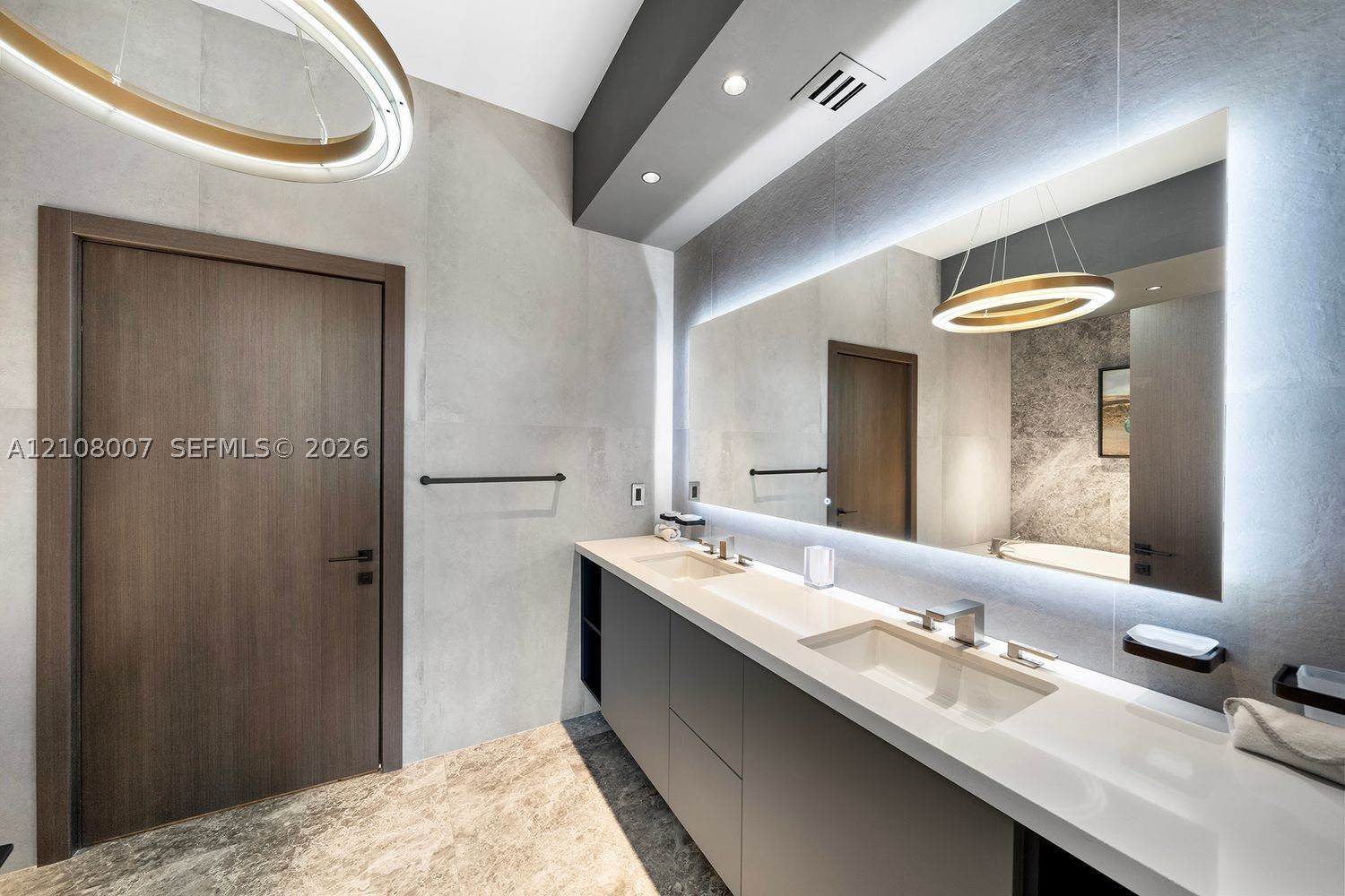 50 S Pointe Dr #1805 Miami Beach, FL 33139