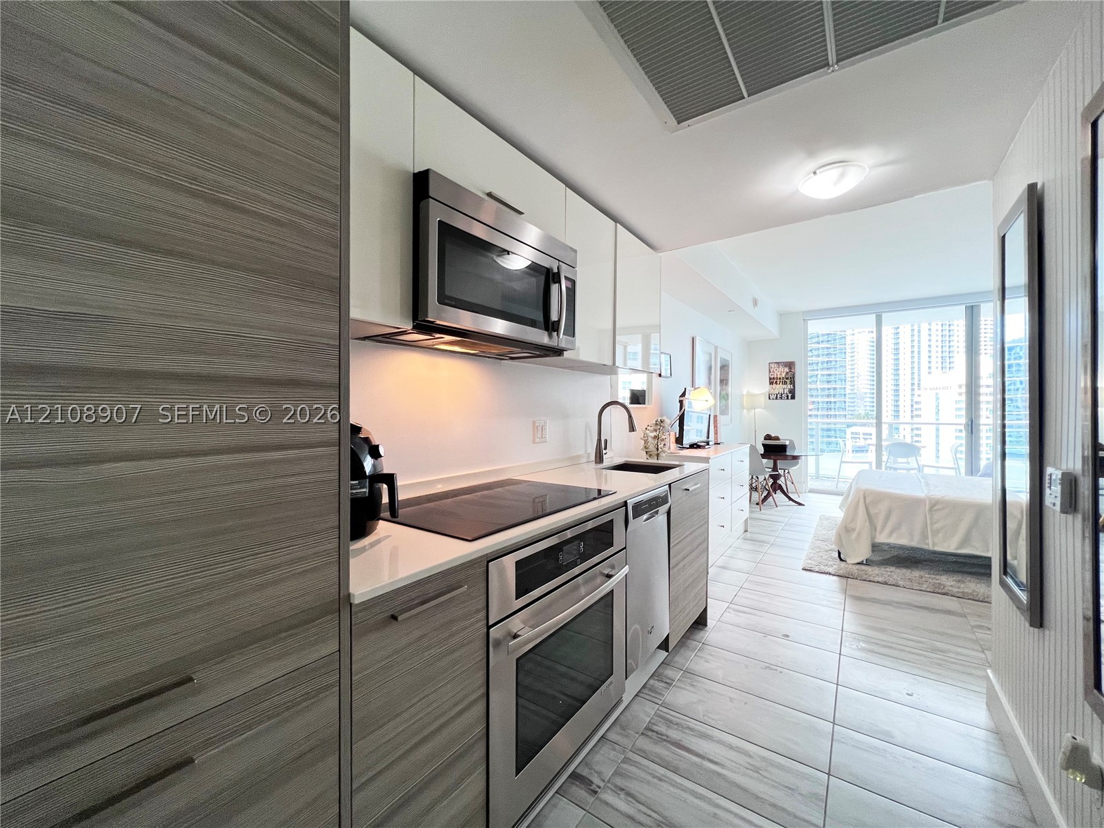 image Brickell House3