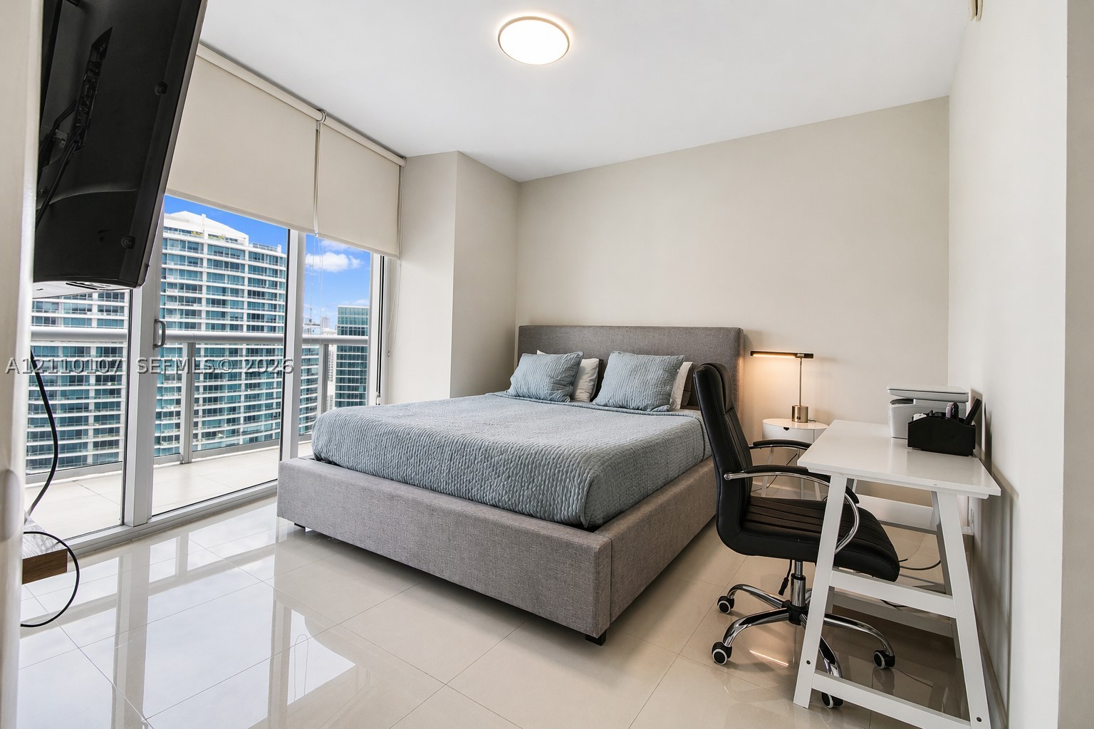 465 Brickell Ave #4604 Miami, FL 33131