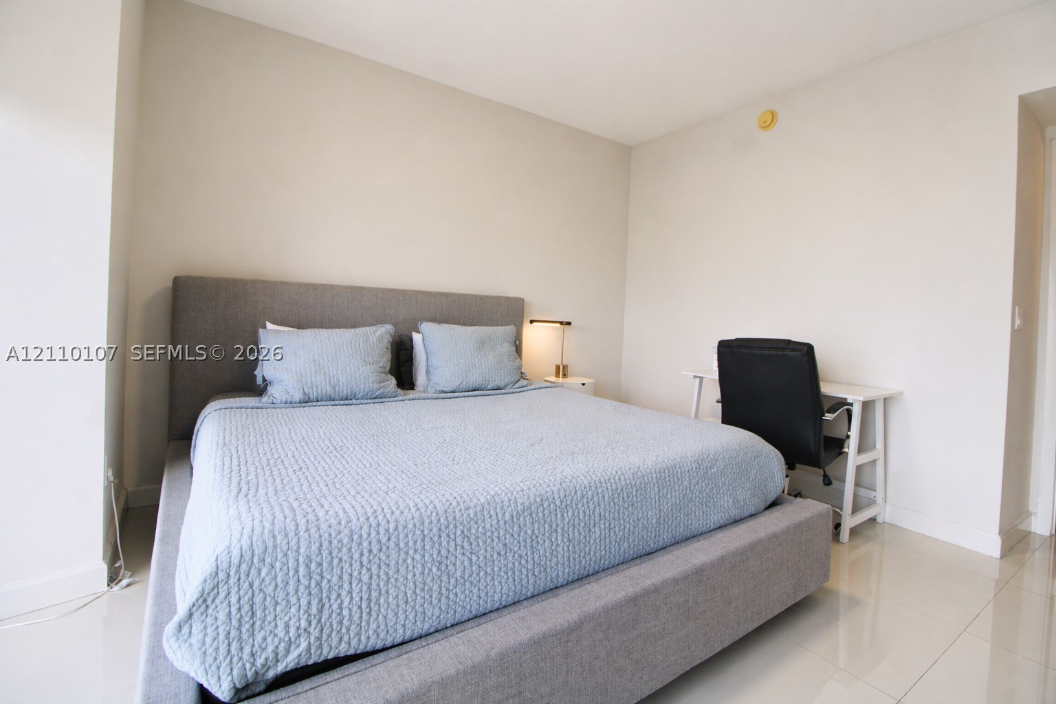 465 Brickell Ave #4604 Miami, FL 33131