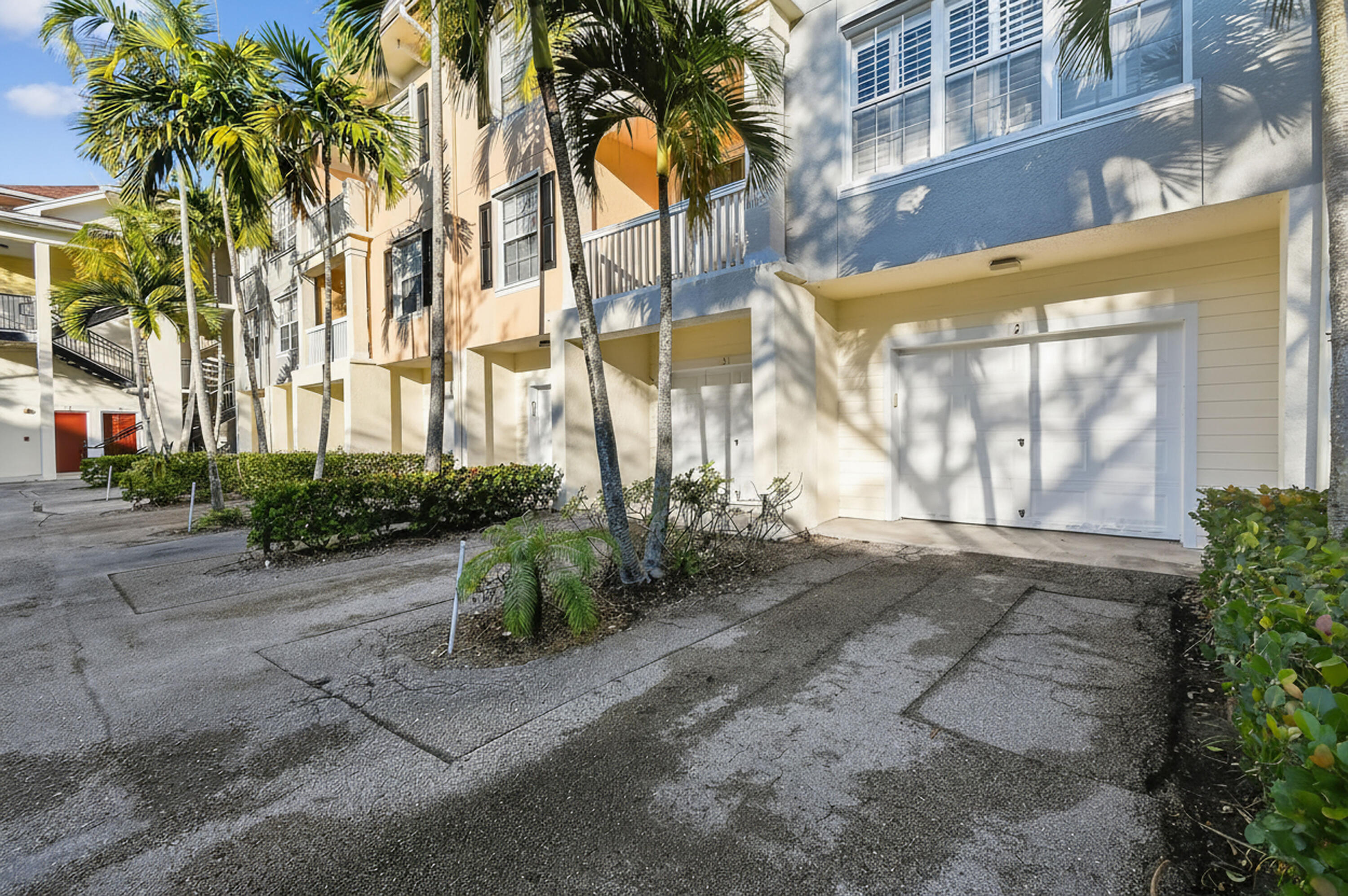 224 Murcia #305 Jupiter, FL 33458