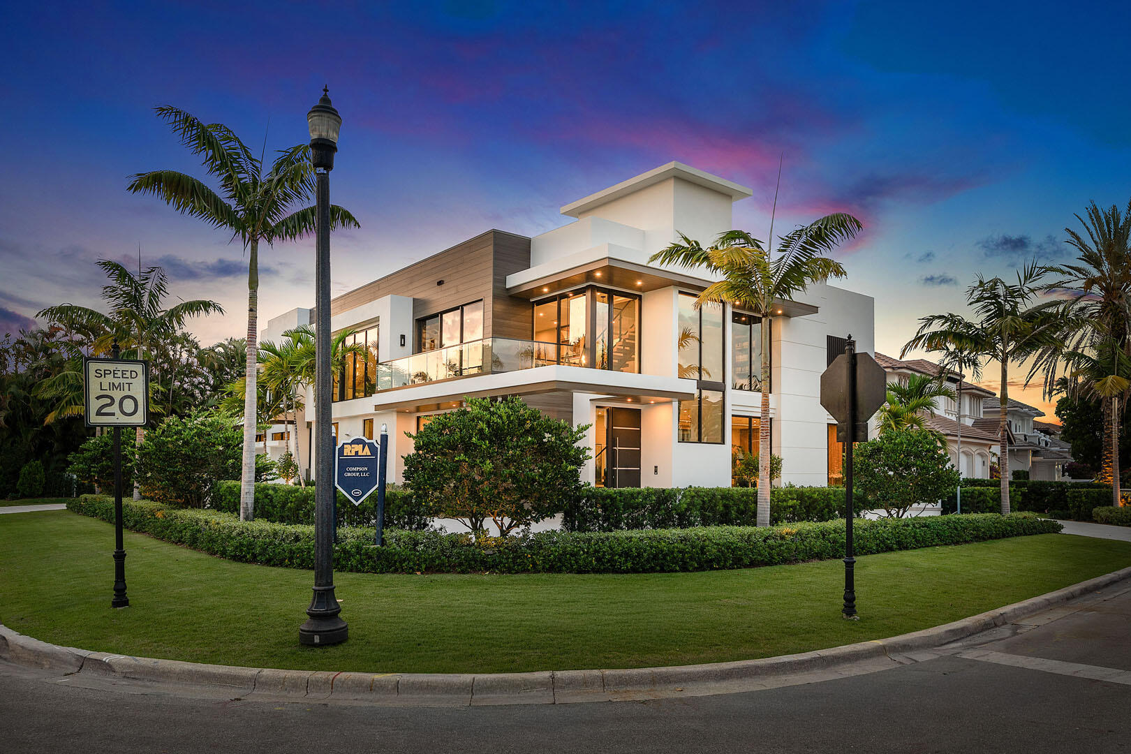 303 S Maya Palm