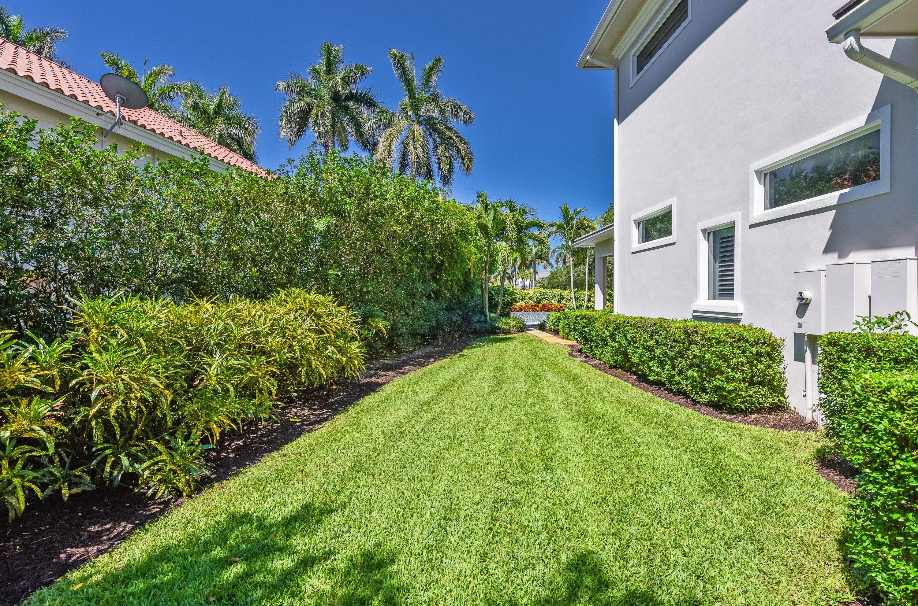 17661 Scarsdale Boca Raton, FL 33496
