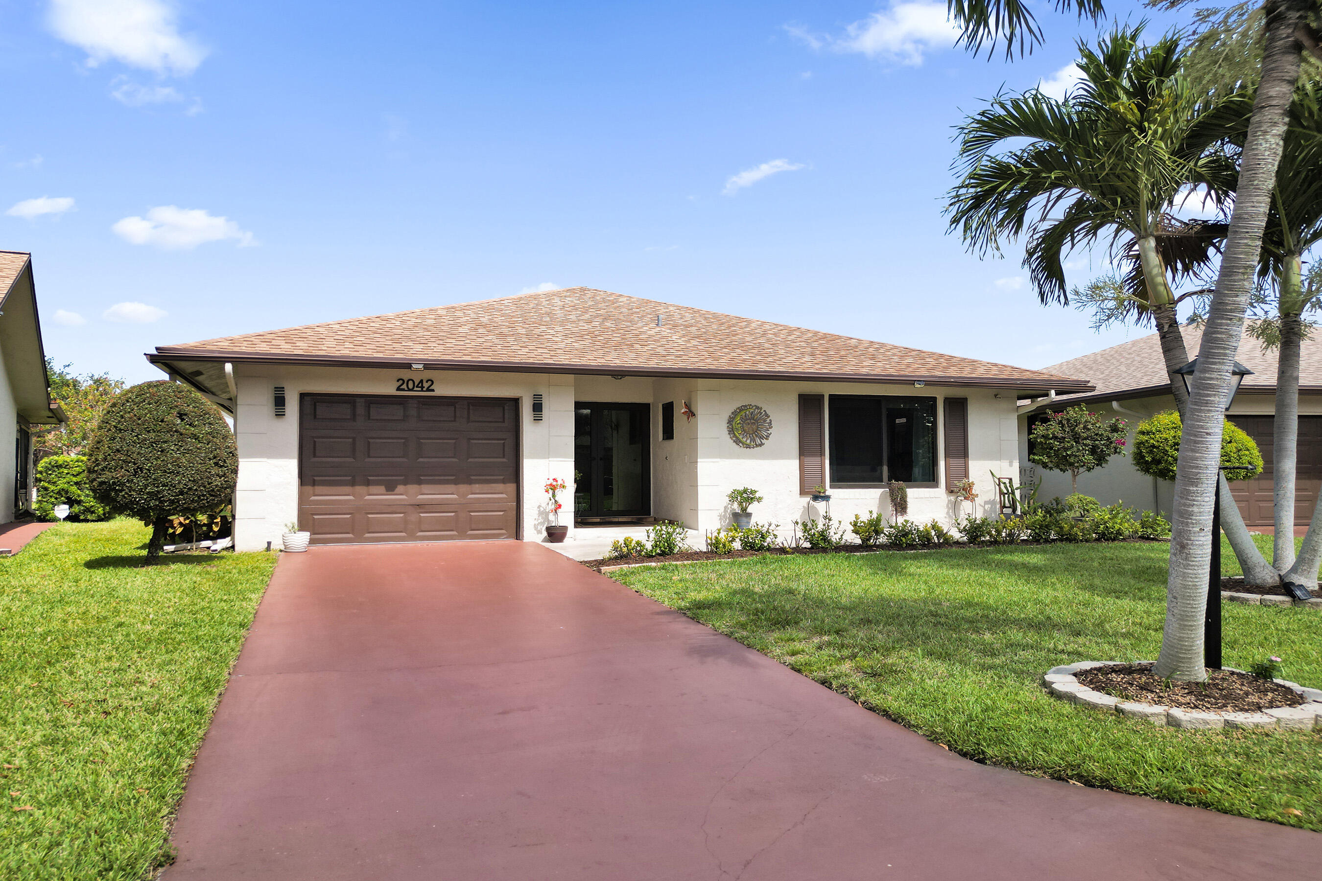 2042 SW 17th