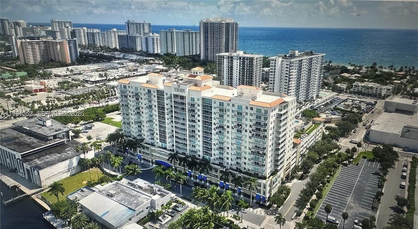 3020 NE 32nd #817
