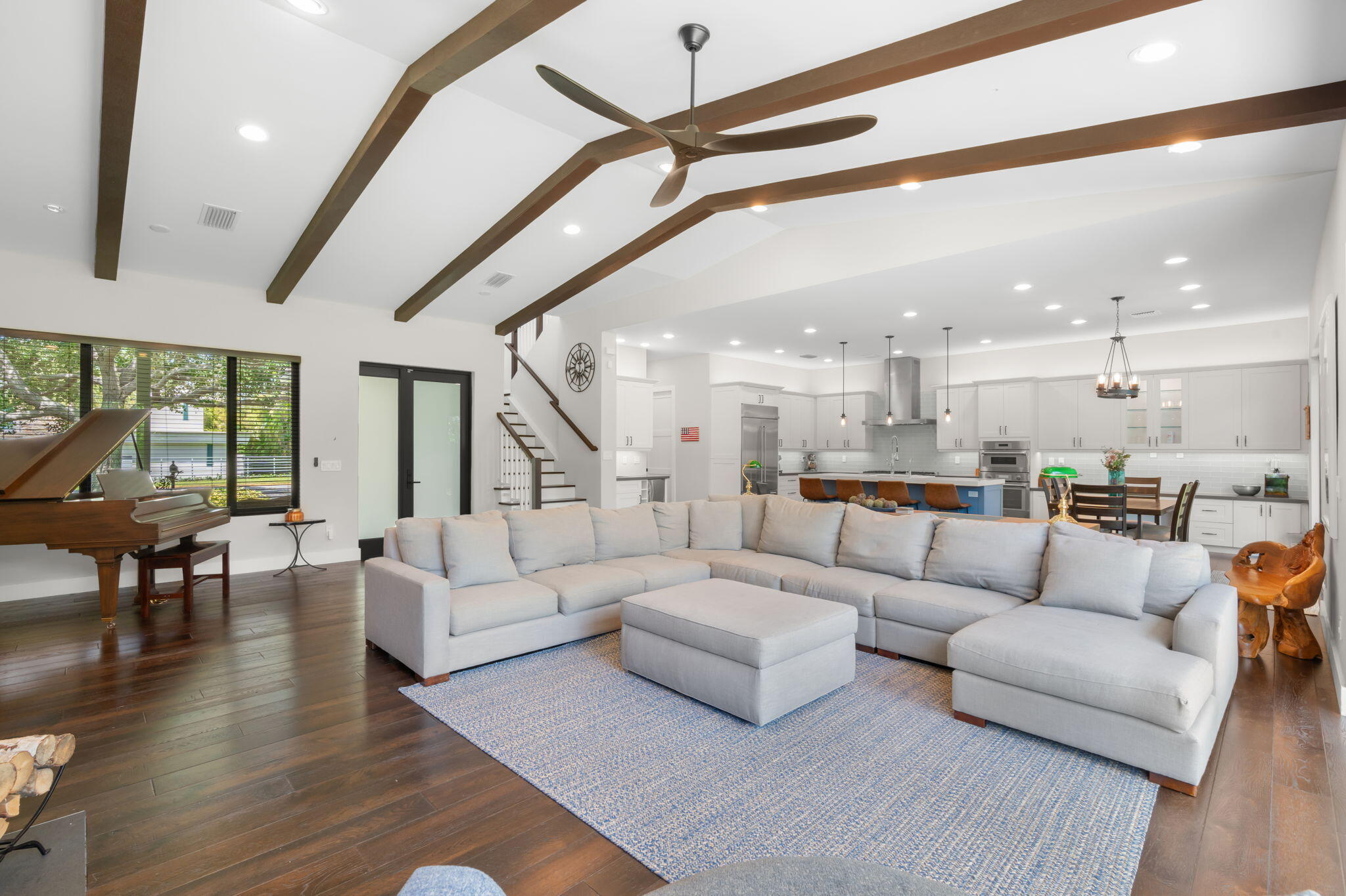 1716 Middle Riv Fort Lauderdale, FL 33305