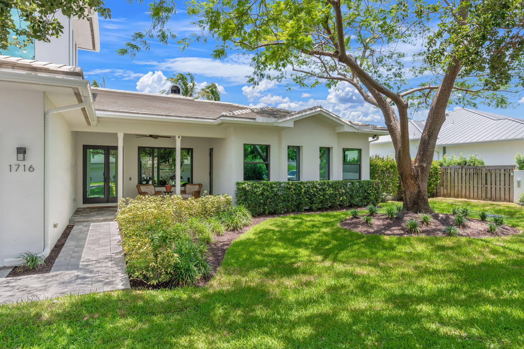 1716 Middle Riv Fort Lauderdale, FL 33305