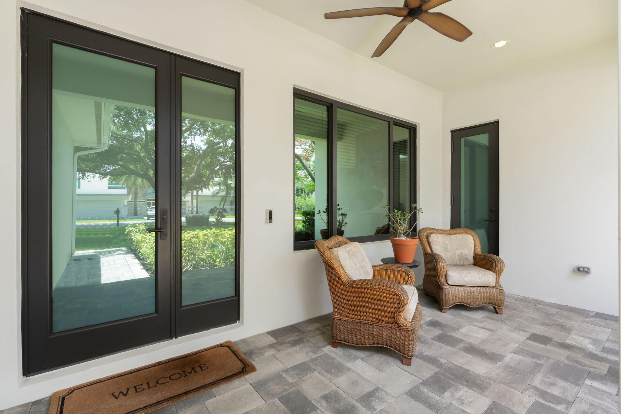 1716 Middle Riv Fort Lauderdale, FL 33305