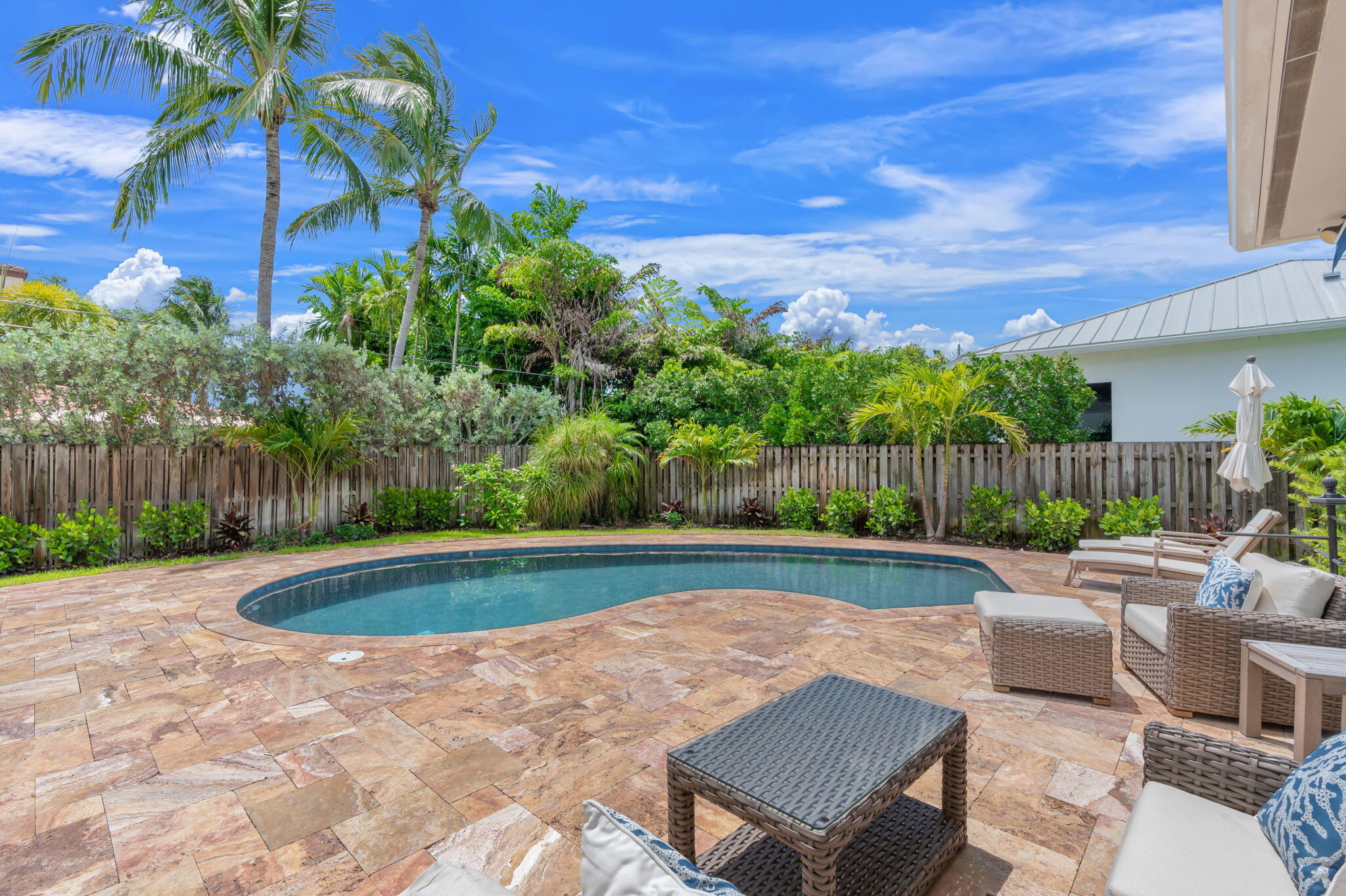 1716 Middle Riv Fort Lauderdale, FL 33305