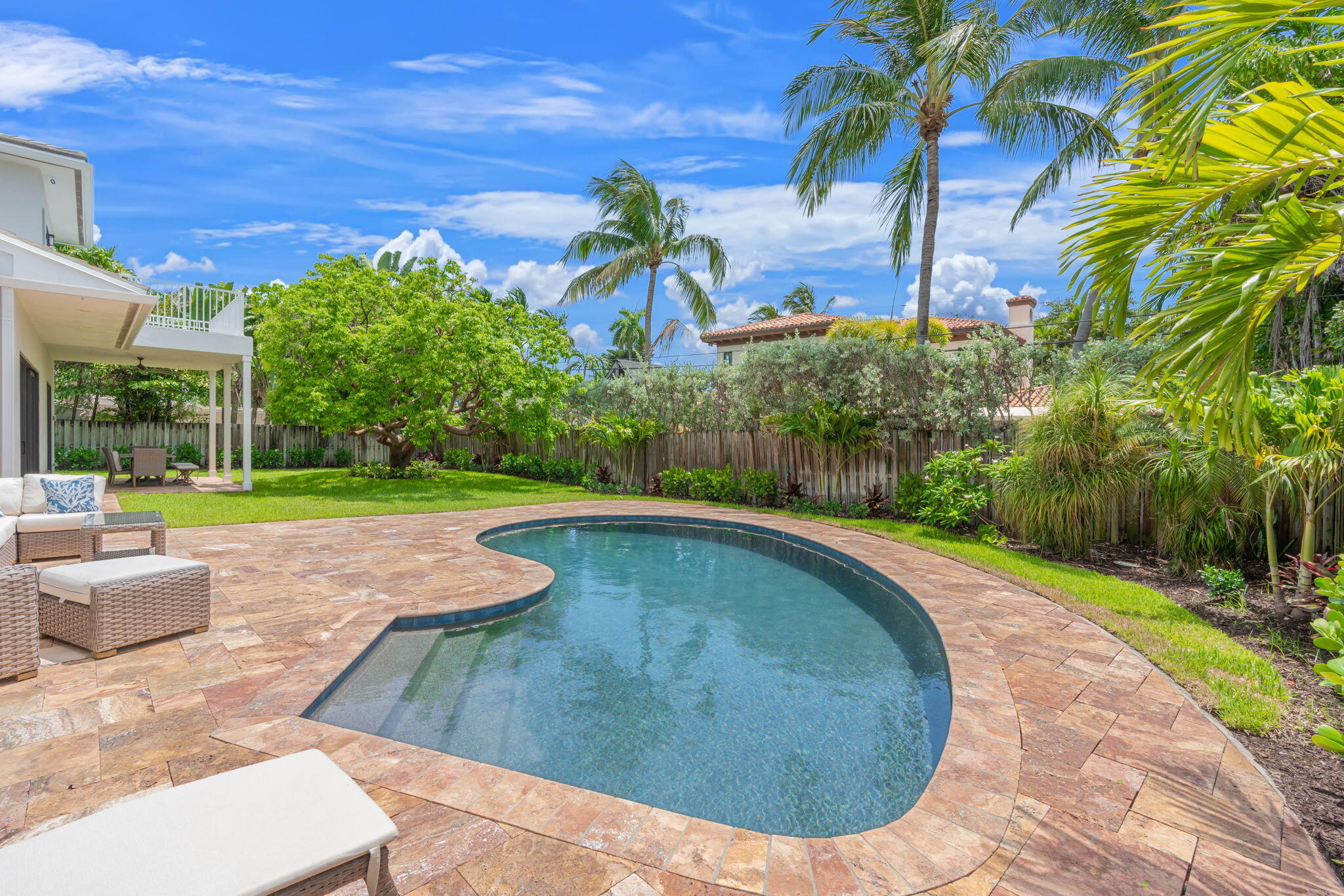 1716 Middle Riv Fort Lauderdale, FL 33305