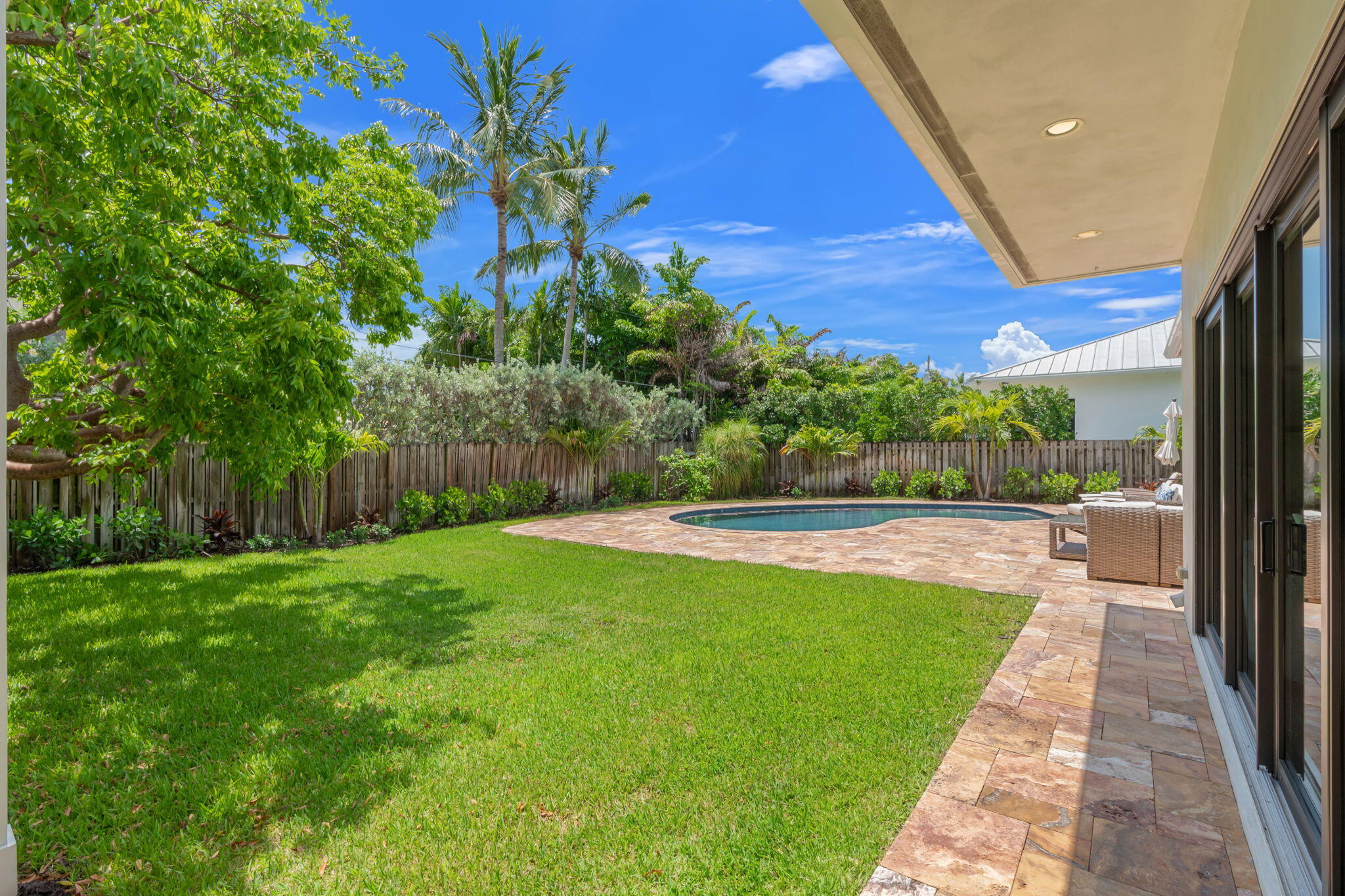 1716 Middle Riv Fort Lauderdale, FL 33305
